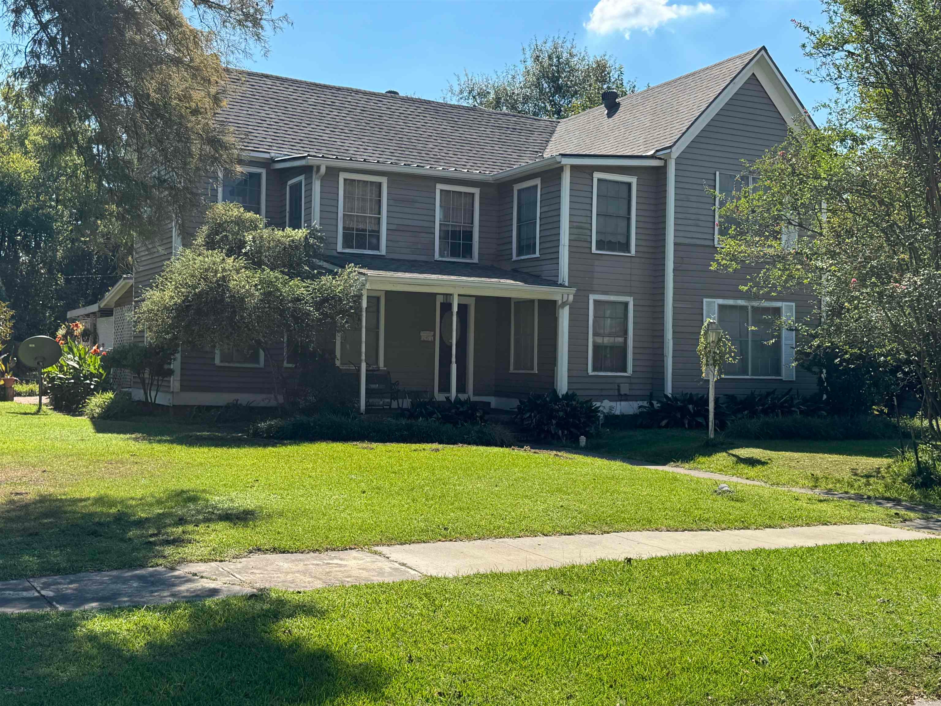 707 W Cypress Ave. — photo