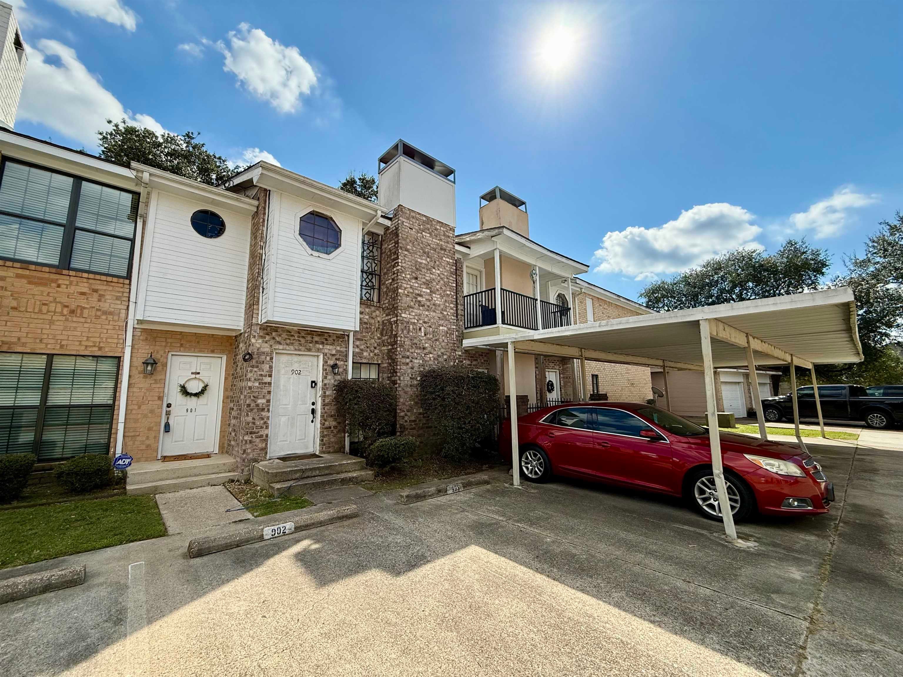 1620 Wellington Place, Unit 902 — photo