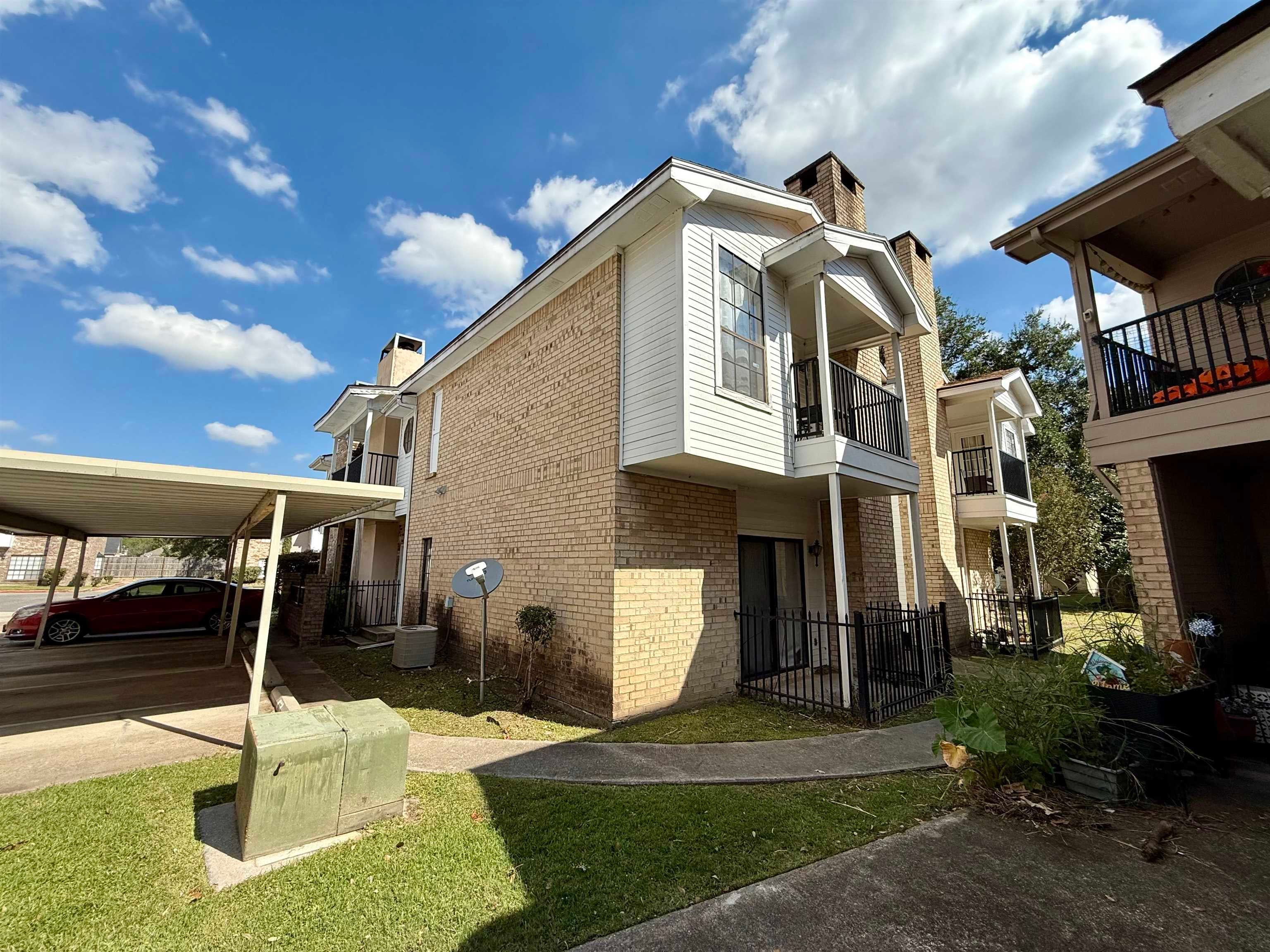 1620 Wellington Place, Unit 904 — photo