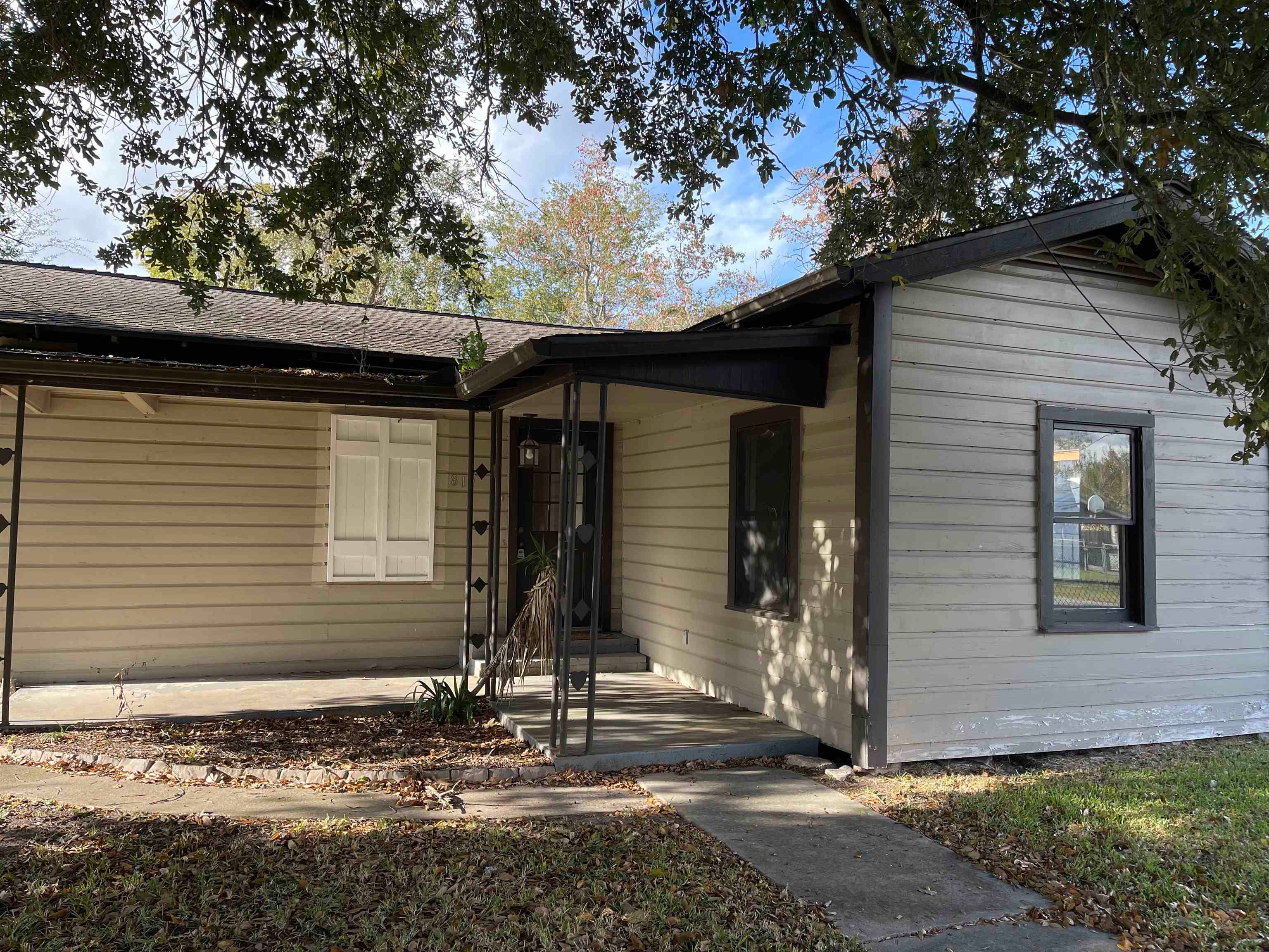 812 S Texas St. — photo