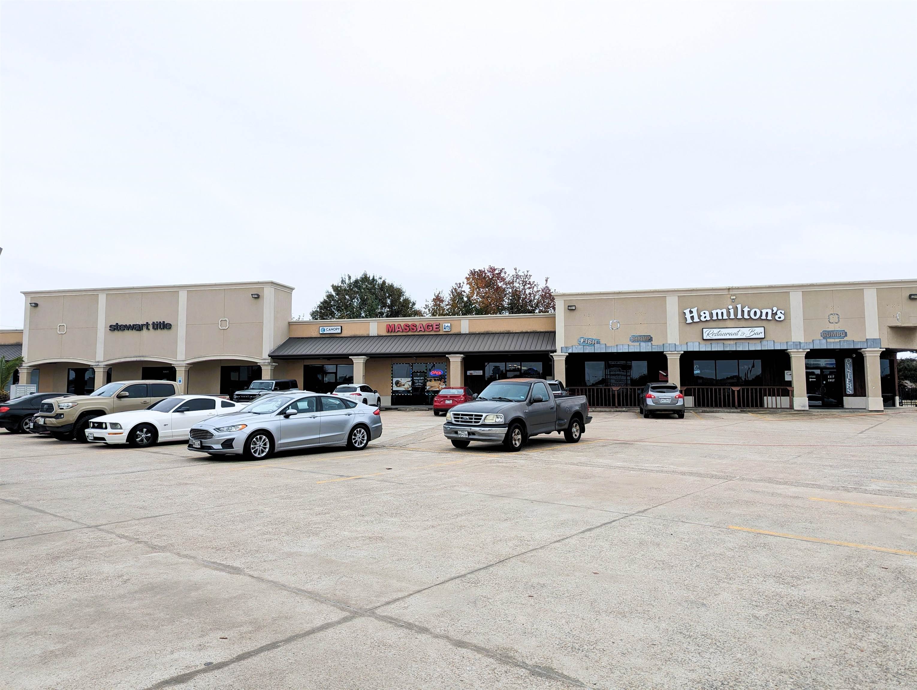 8460 Central Mall Drive — photo