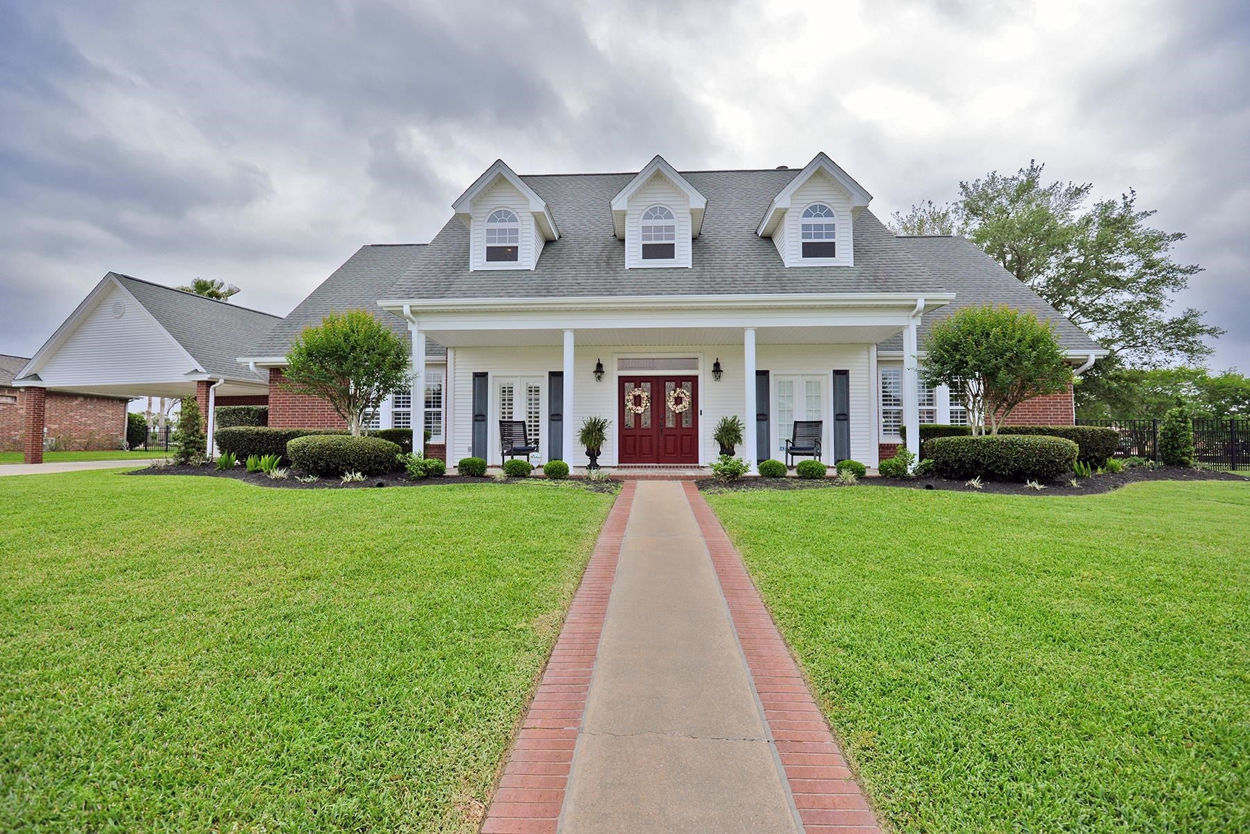 405 Waterwood Dr. — photo