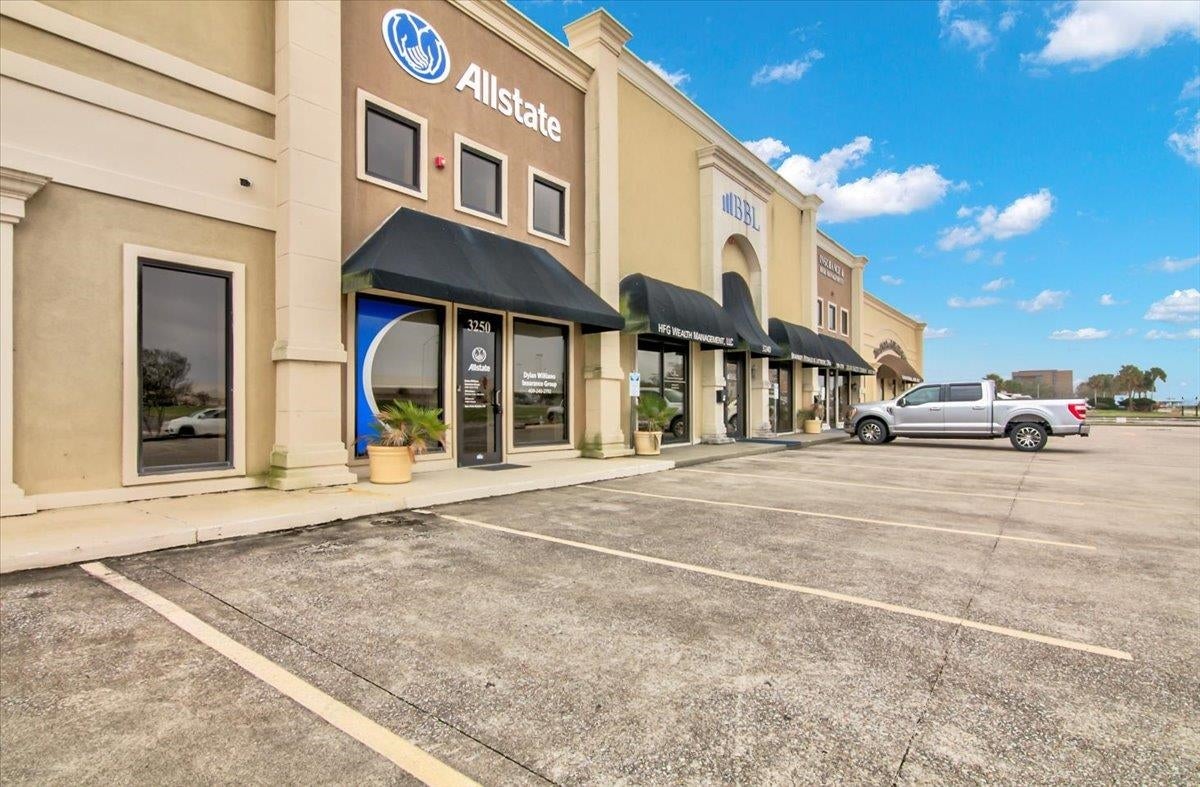 3250 Central Mall Dr. — photo