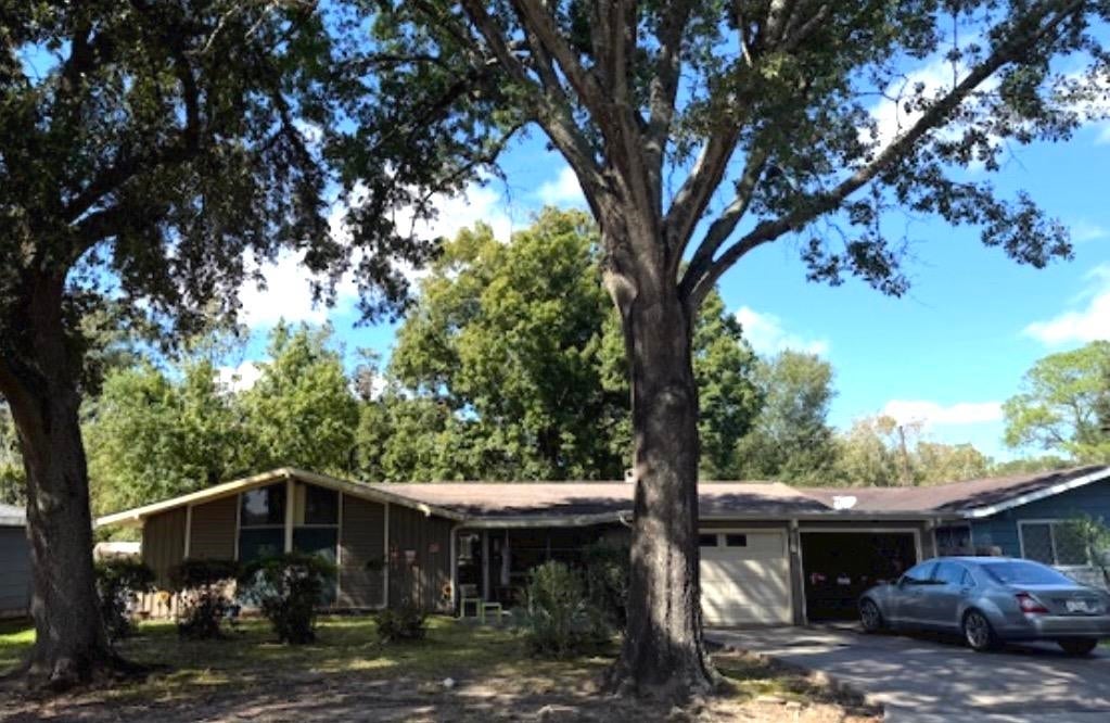 5035 Woodlawn Drive — photo
