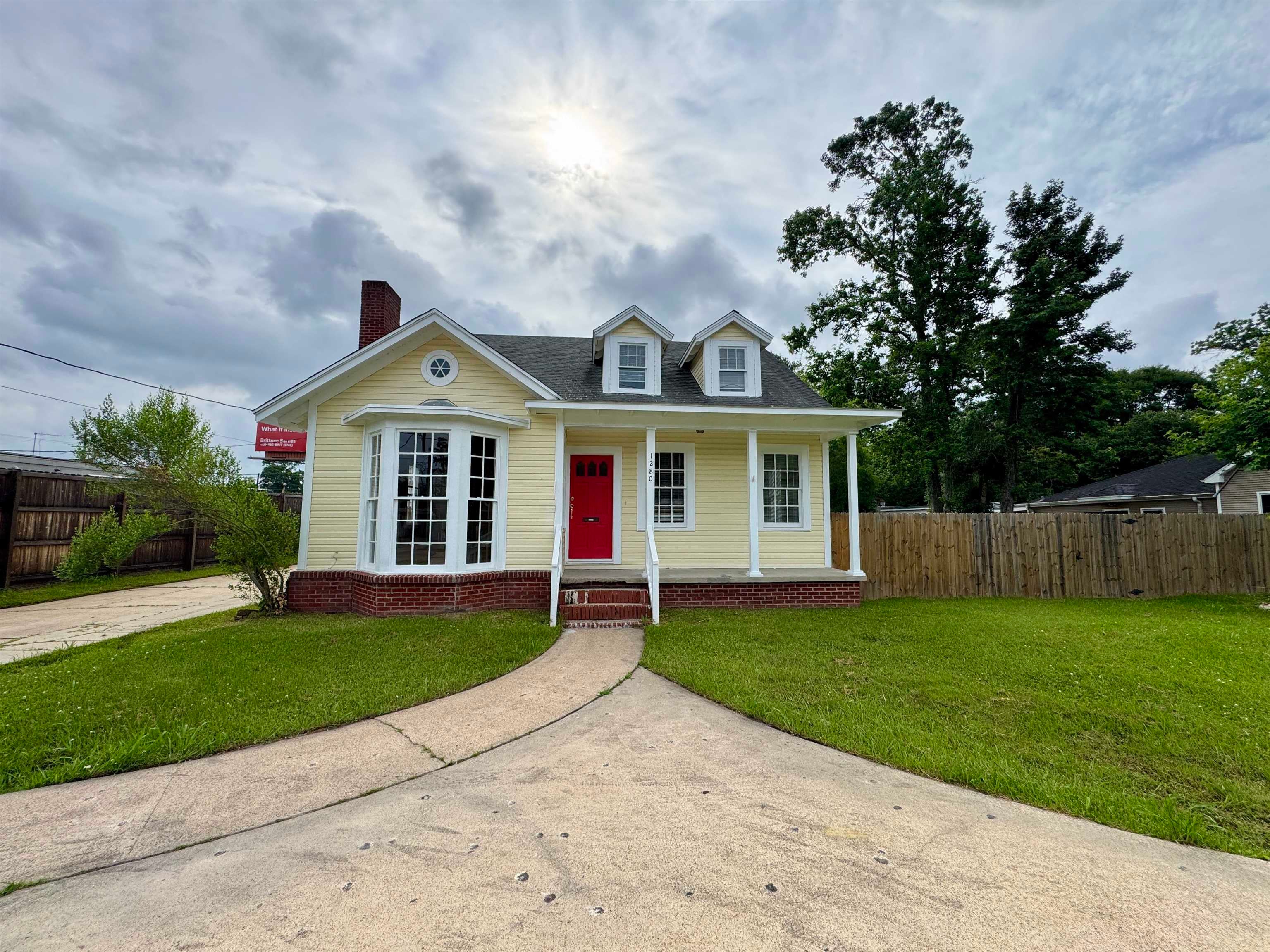 1280 W Lucas — photo