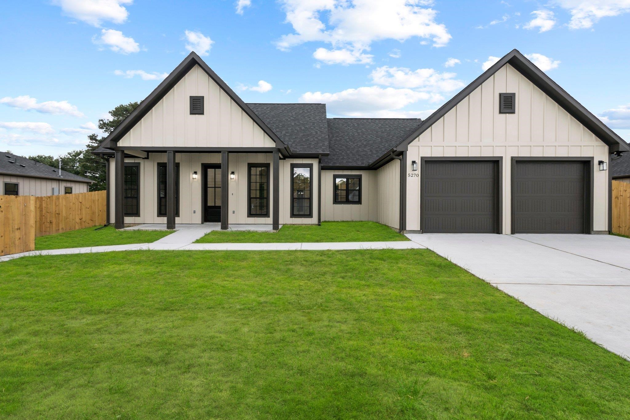 5270 Highlander — photo