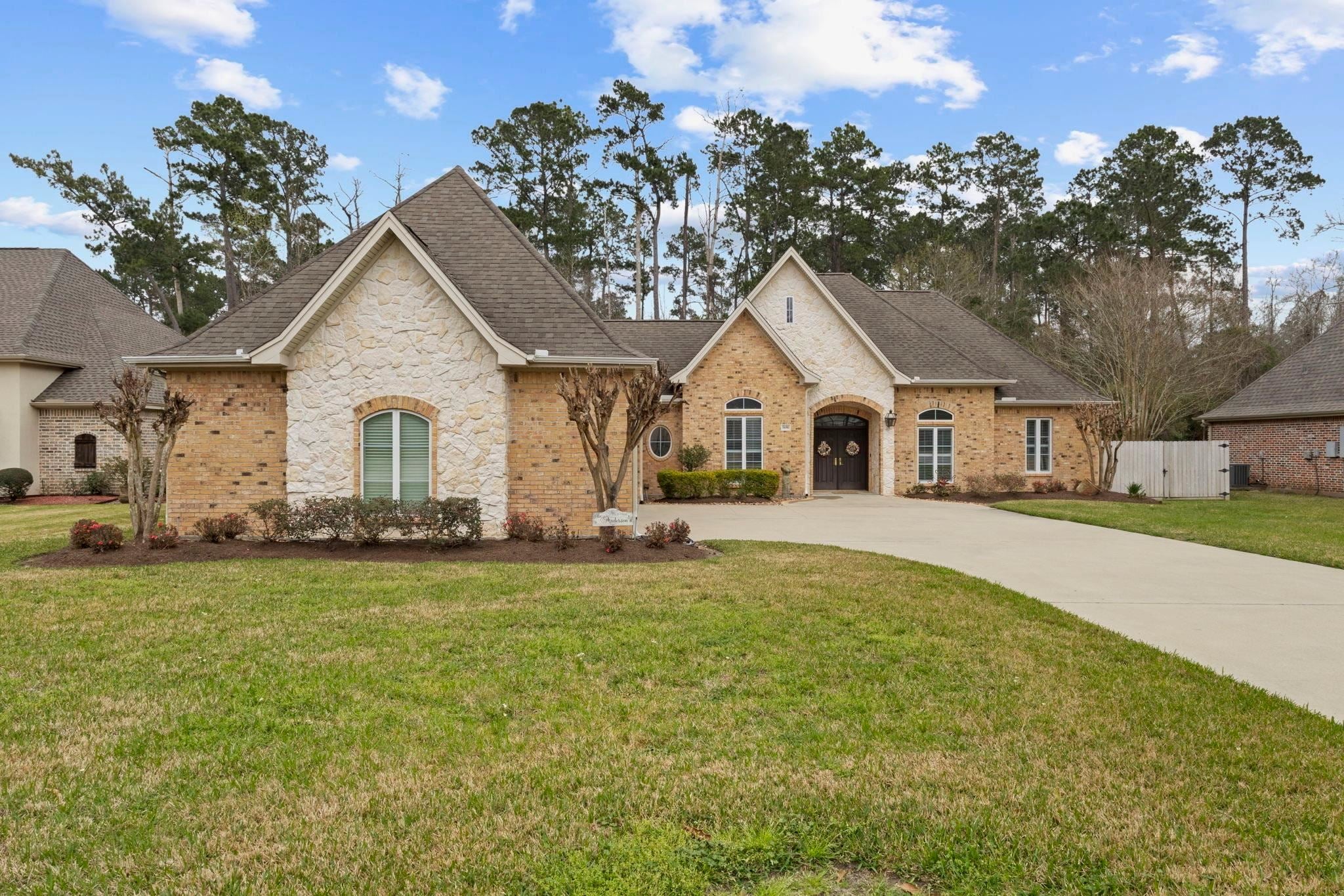 5690 Lexington Cir — photo