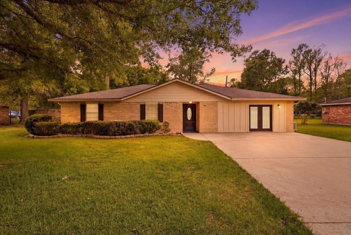 1460 Willow Bend Dr — photo