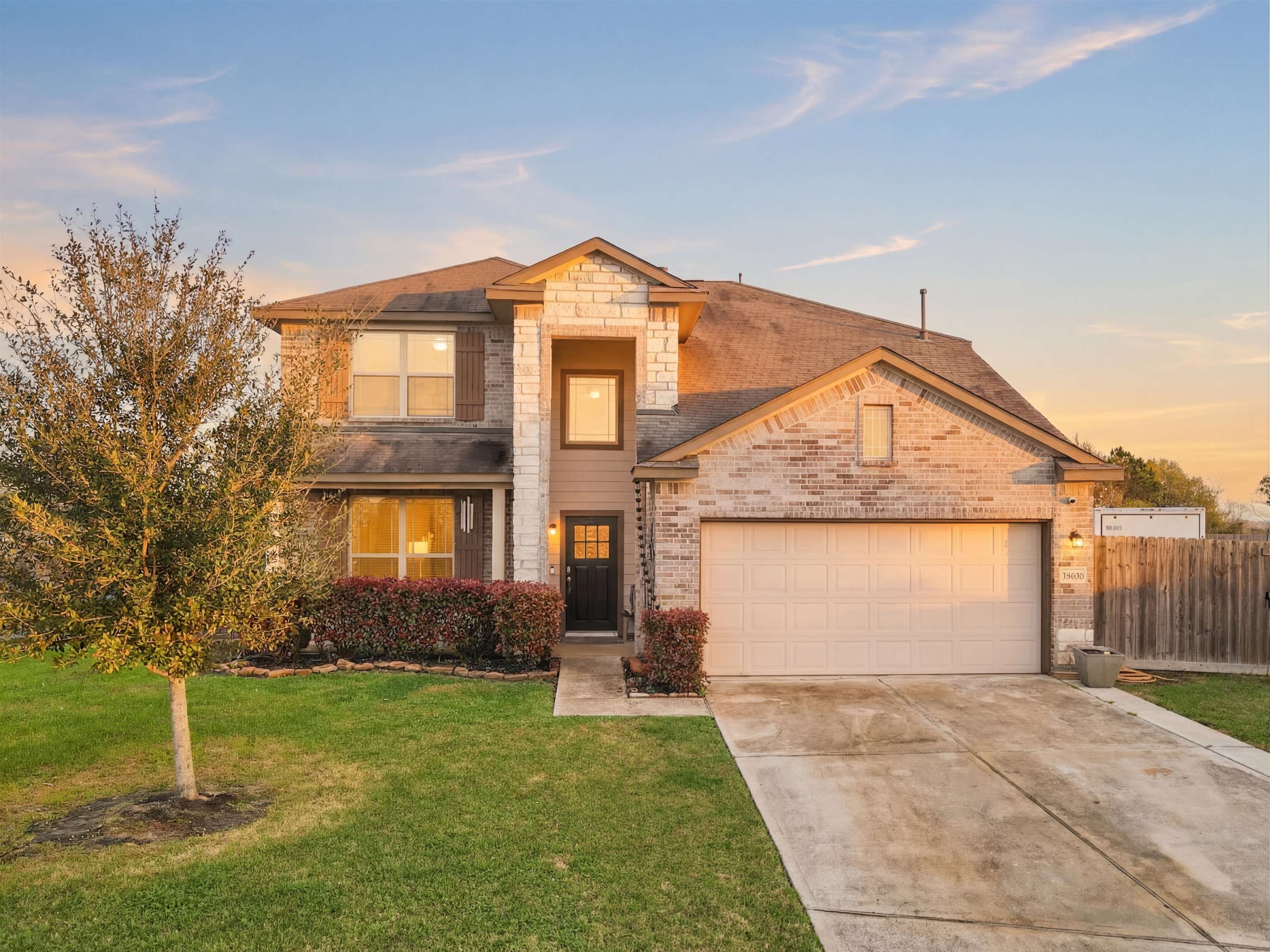 15230 Grace Circle — photo