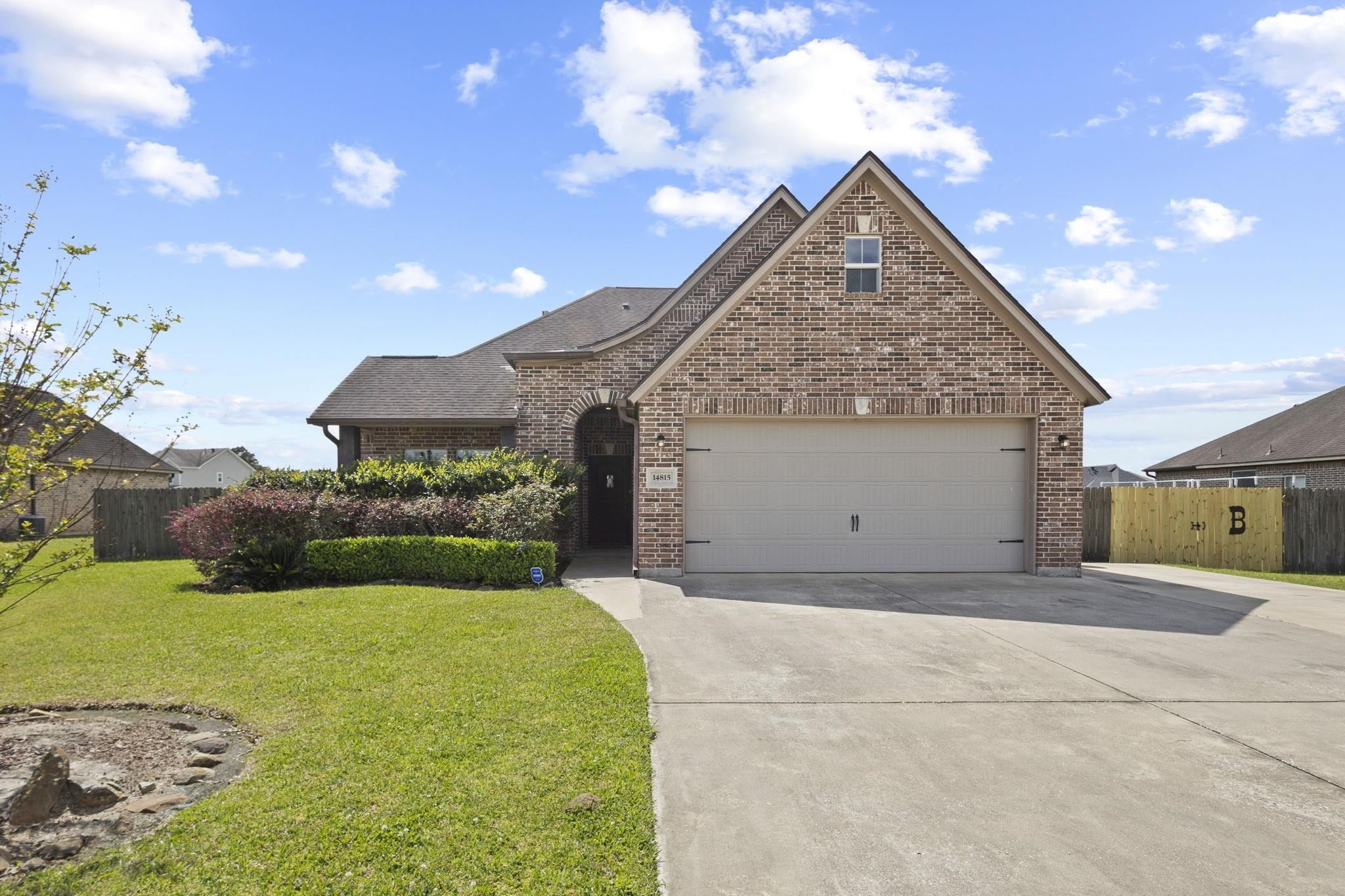 14815 Michelle Ln — photo