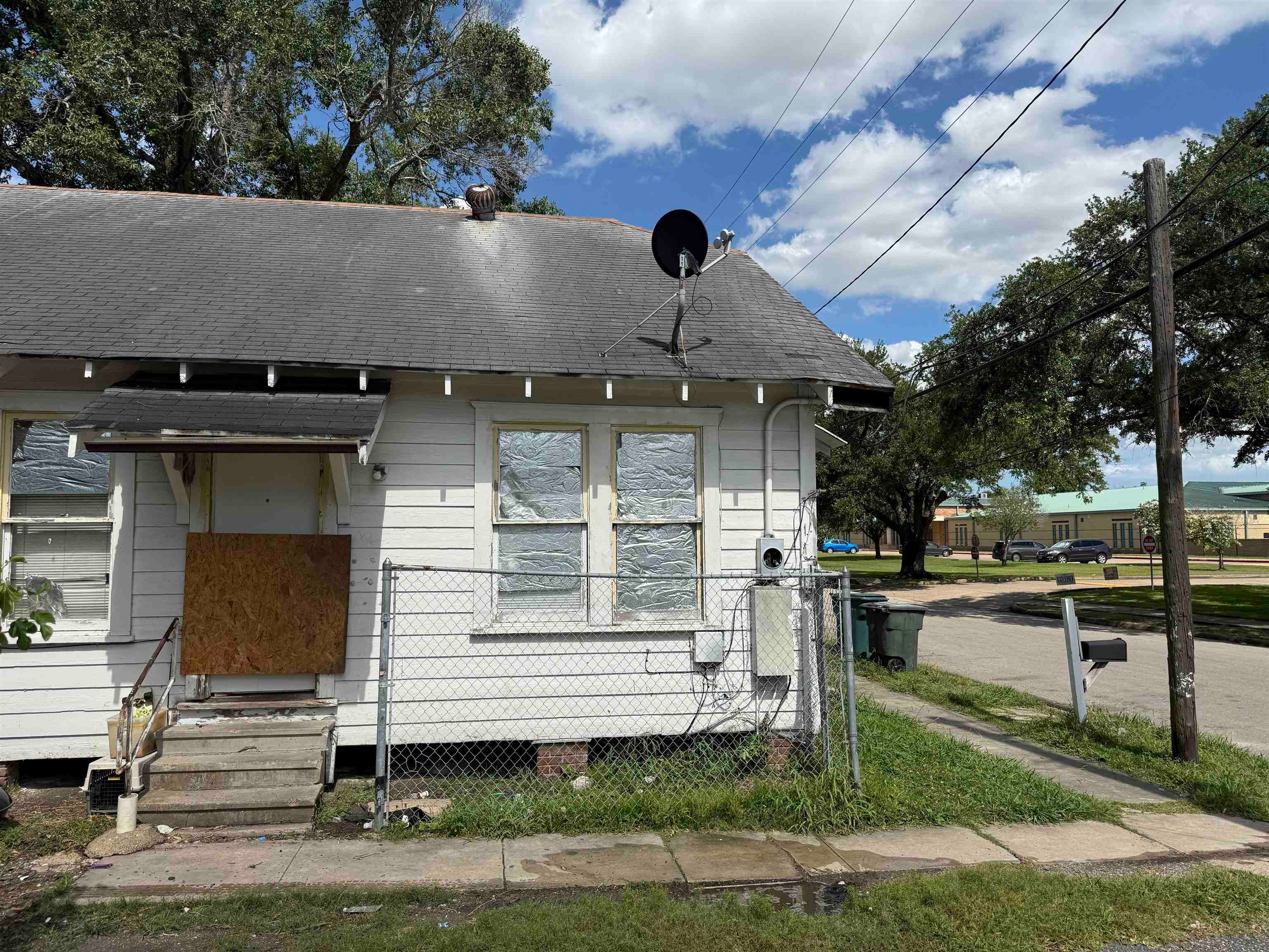 161 E Caston — photo