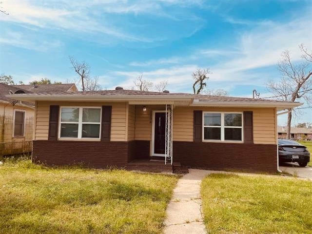1208 Dupont Dr. — photo