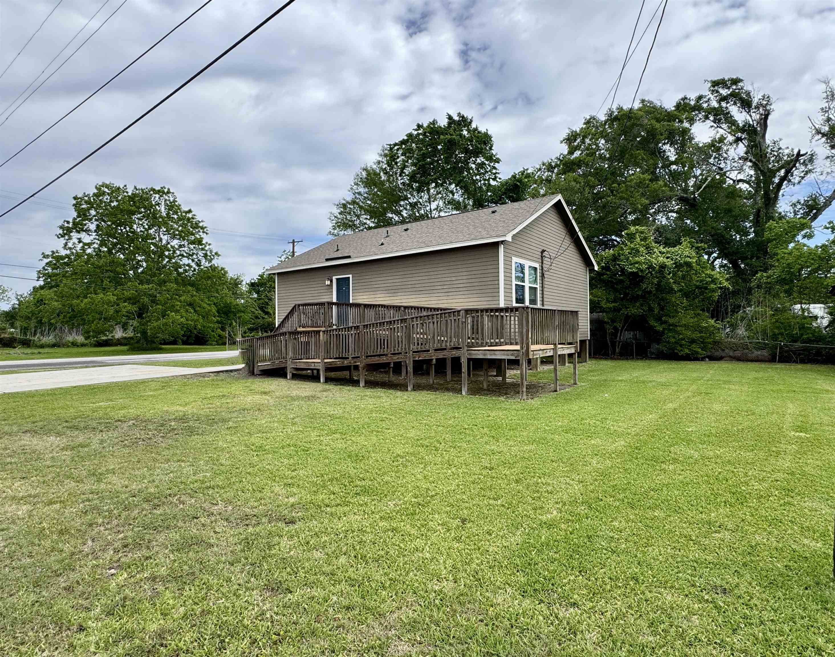 97 E Oregon, Orange, TX 77630 — photo 3