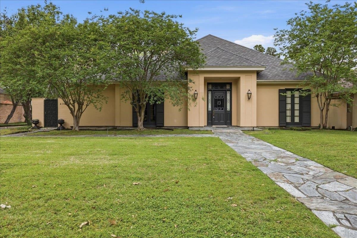 4390 Thomas Park — photo