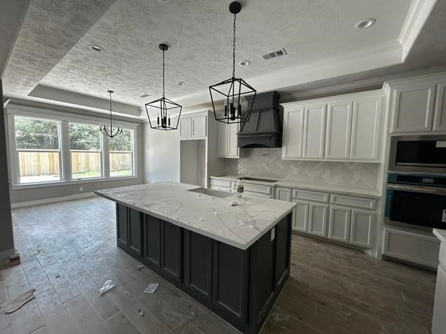 7935 Farrah Street — photo