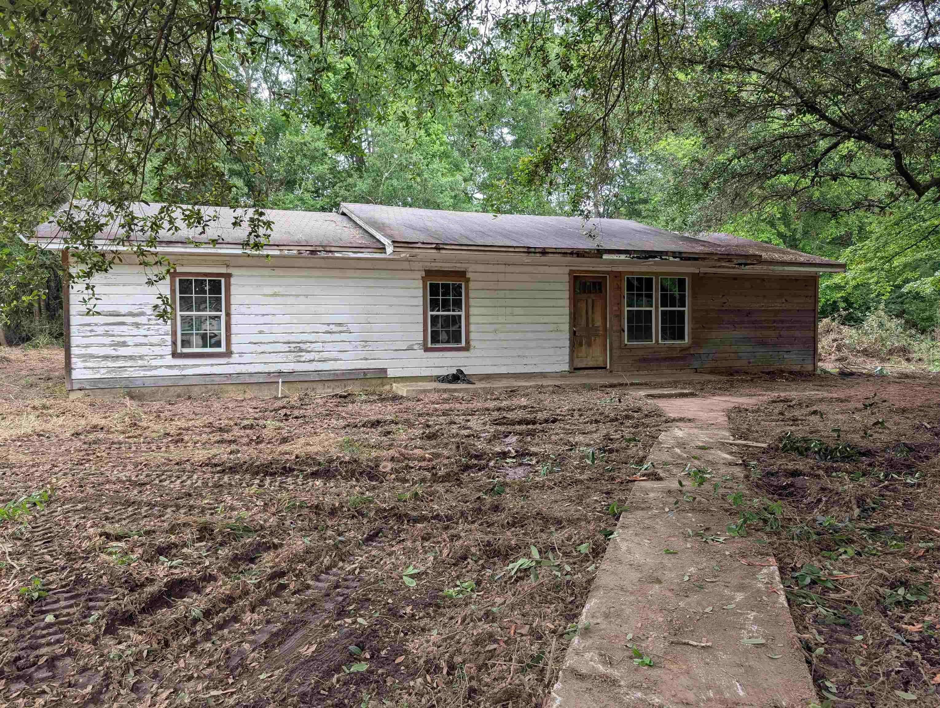 123 Helen St. — photo