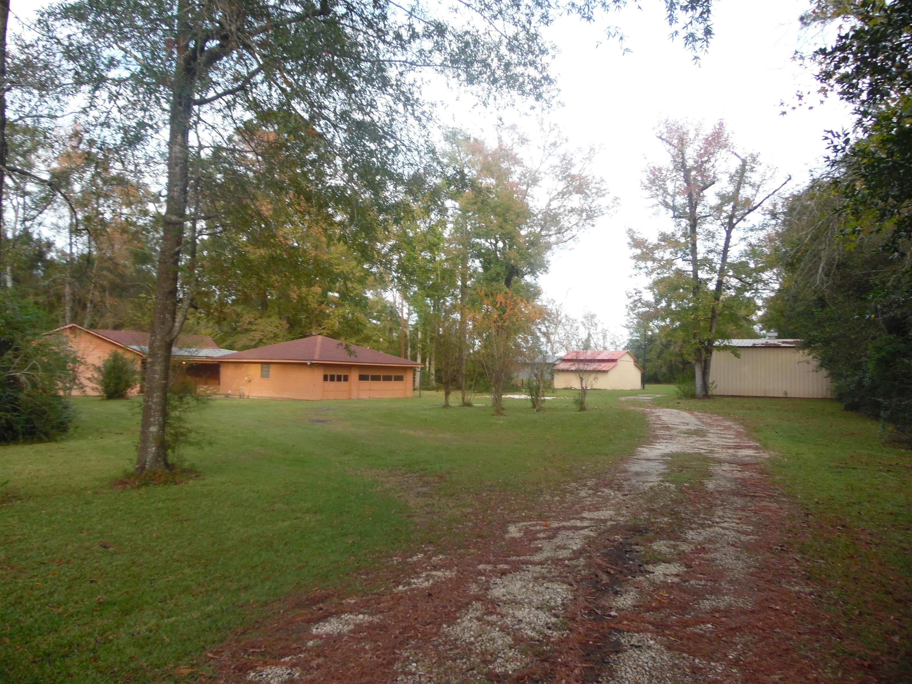 855 Gentry, Silsbee, TX 77656 — photo 2