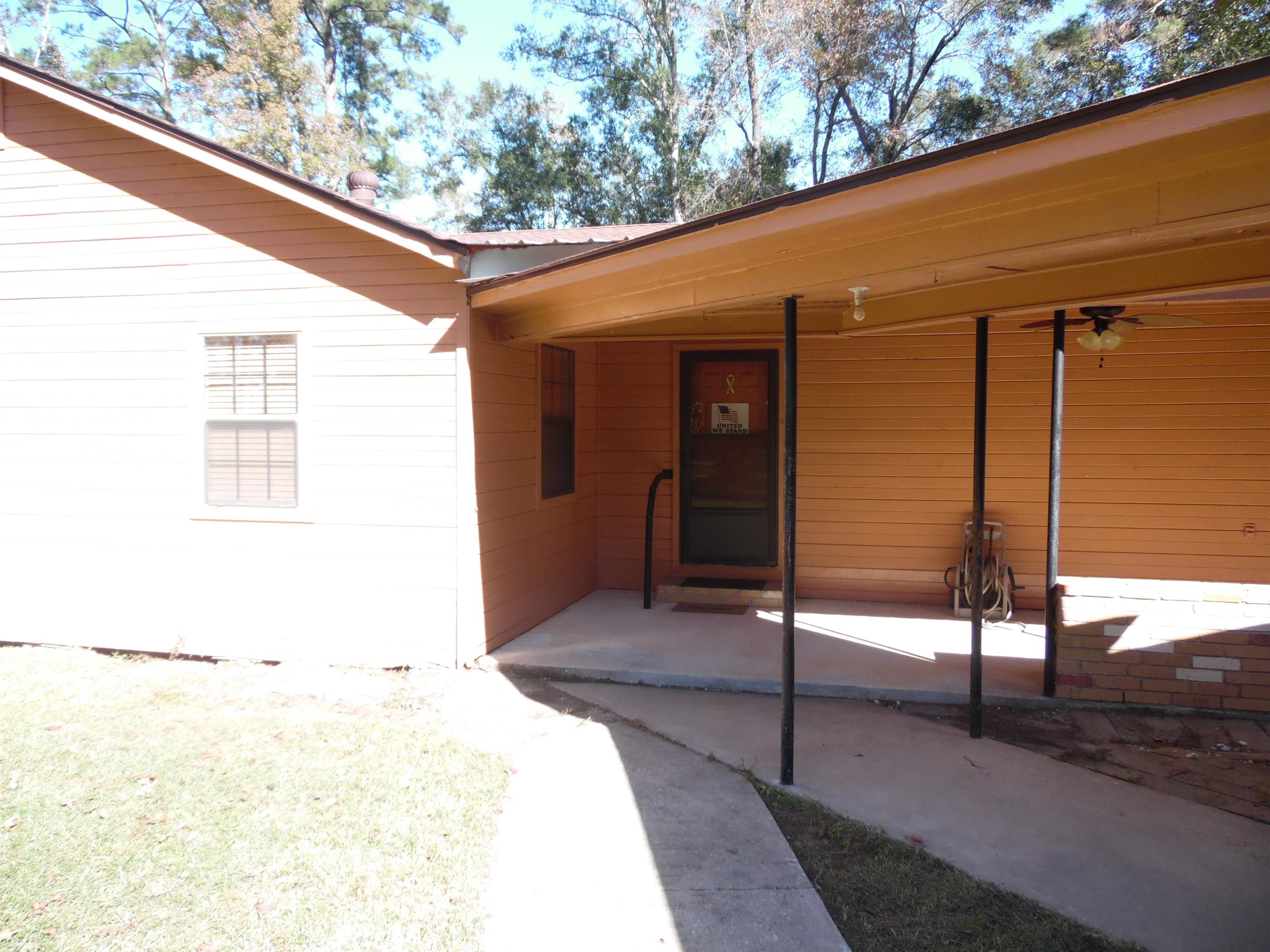 855 Gentry, Silsbee, TX 77656 — photo 3
