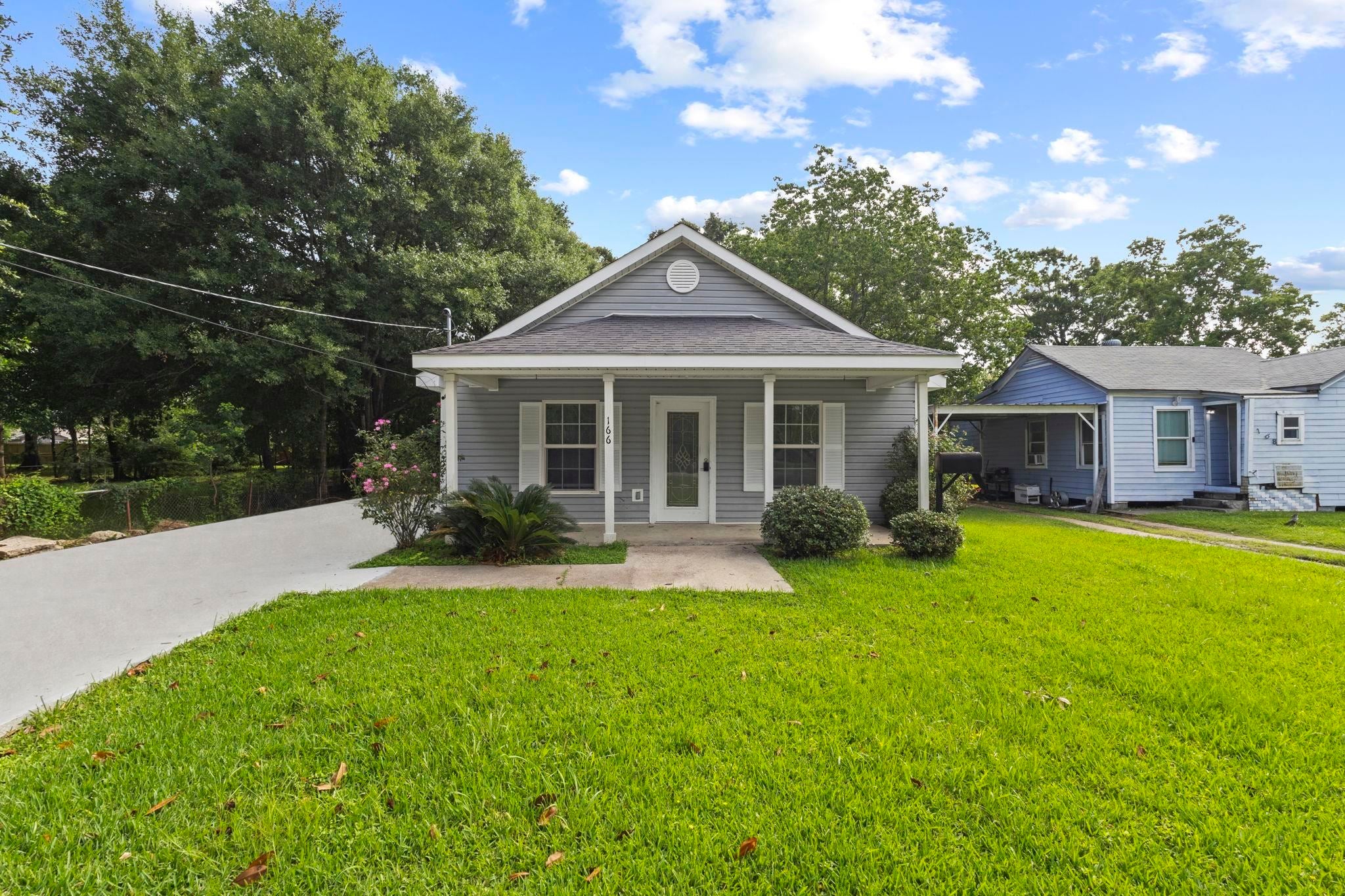 166 Hilldale Dr — photo