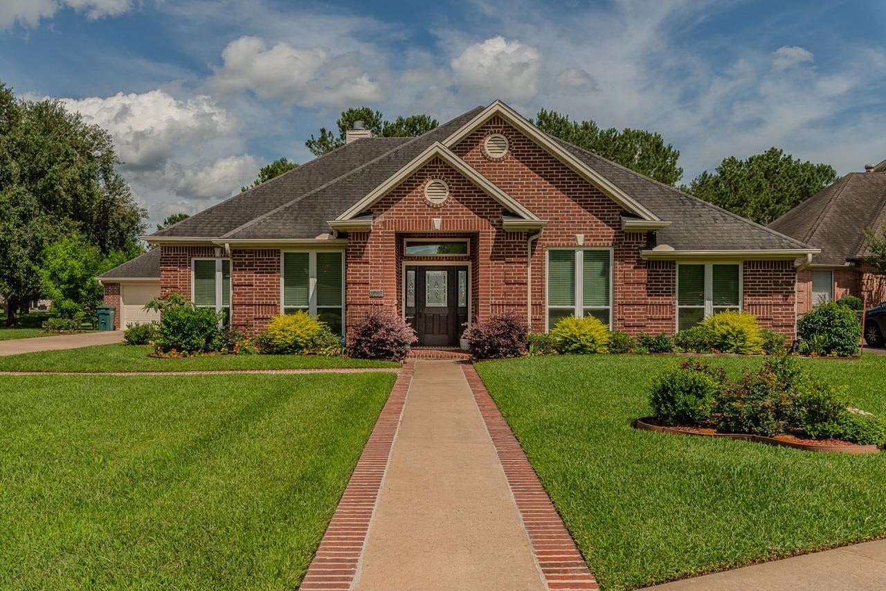3765 Seminole Dr. — photo