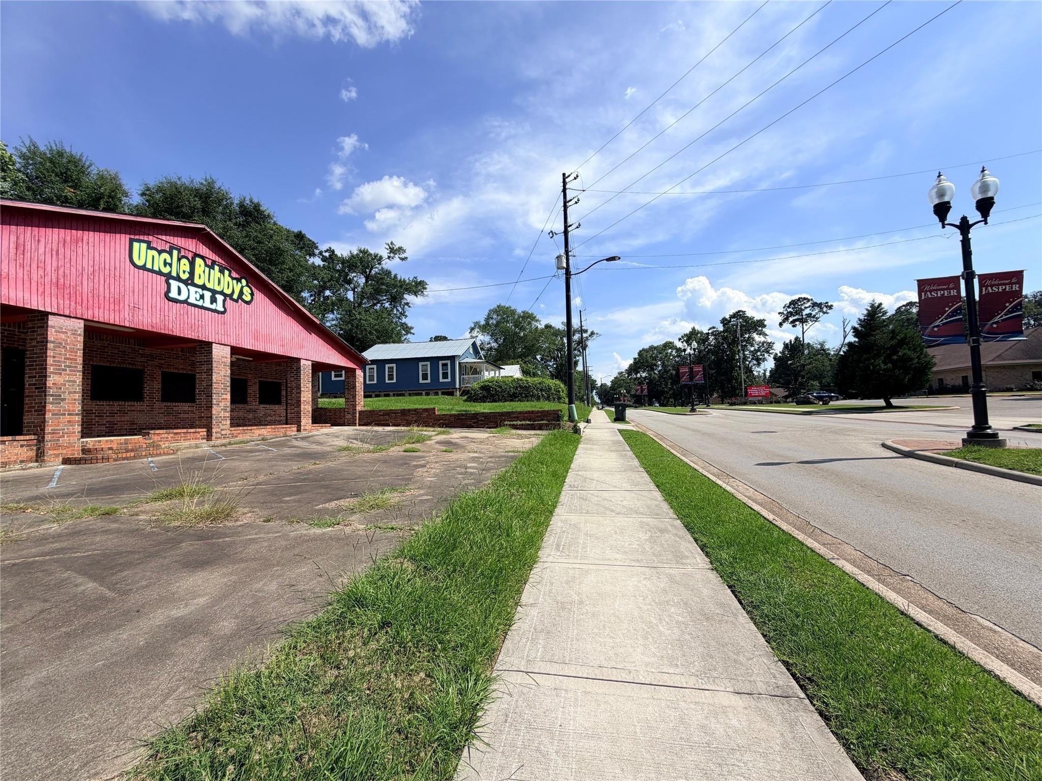 400 S Main — photo