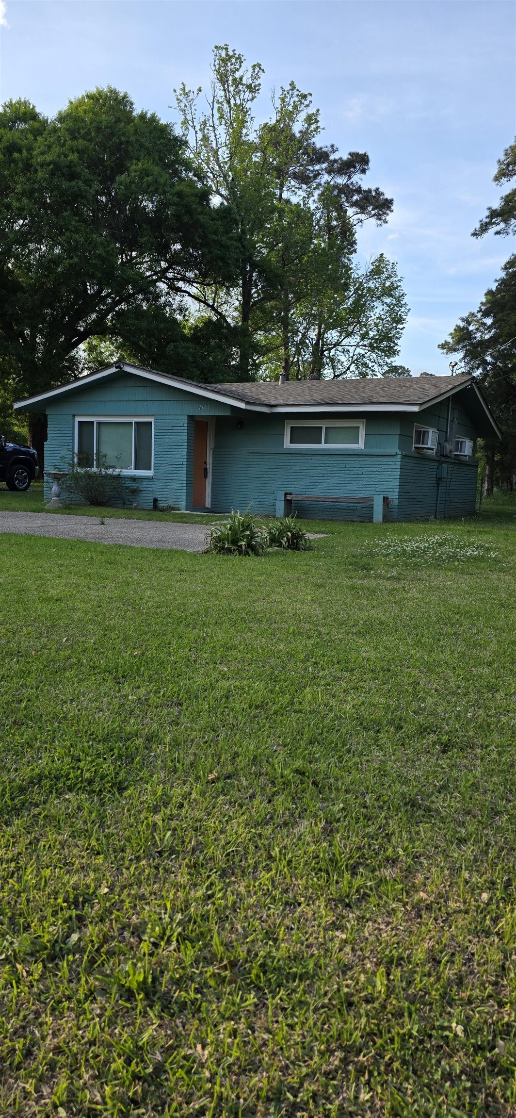 1195 Terry Road, Vidor, TX 77662