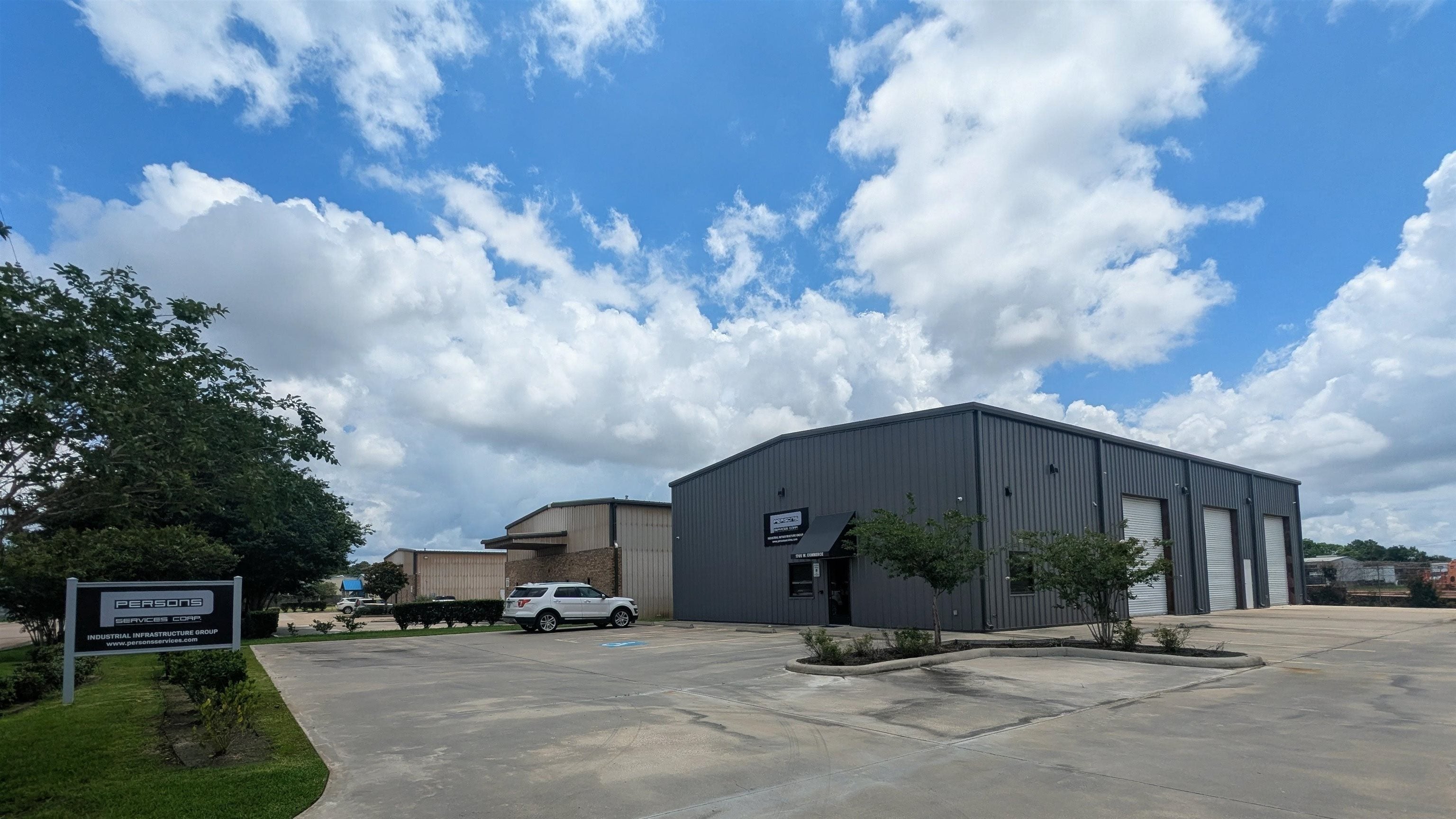 1765 W Commerce Pkwy — photo