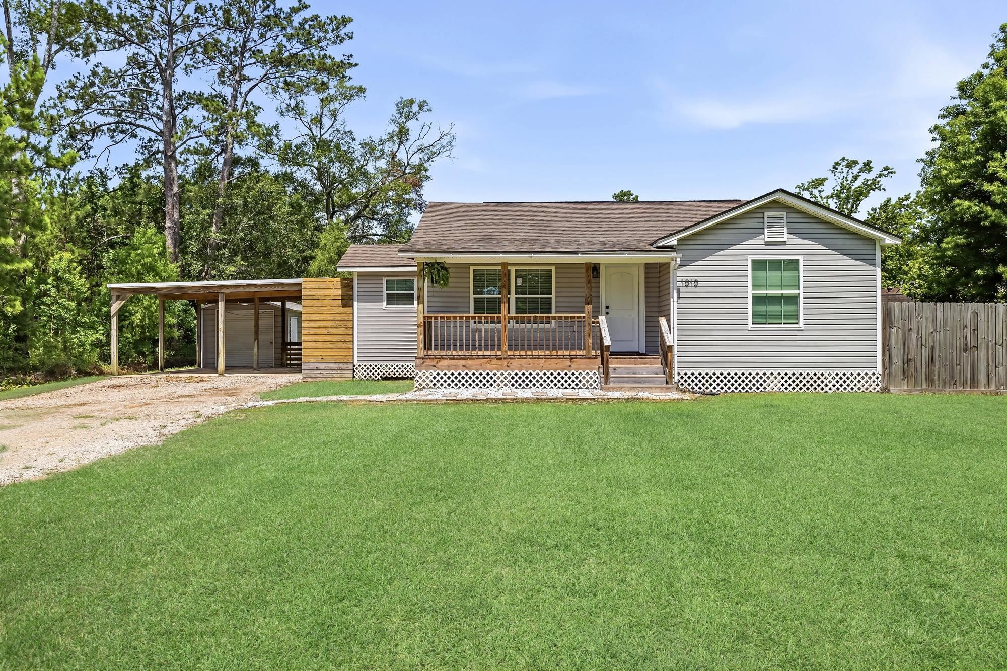 1010 S Village Creek Parkway — photo