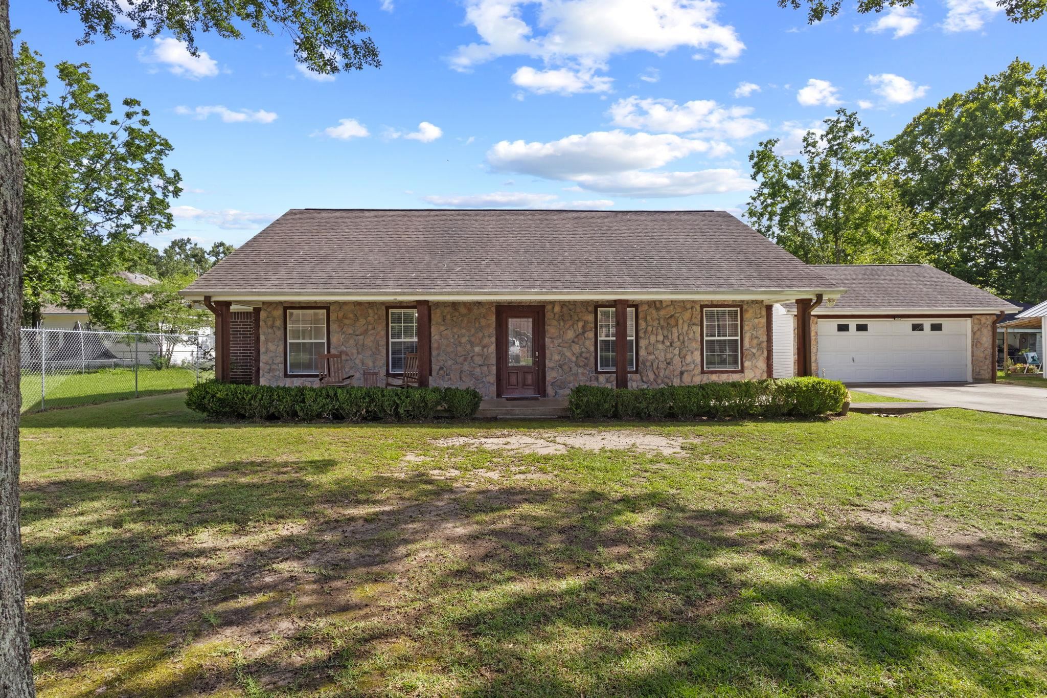 955 Barnhill Road, Silsbee, TX 77656