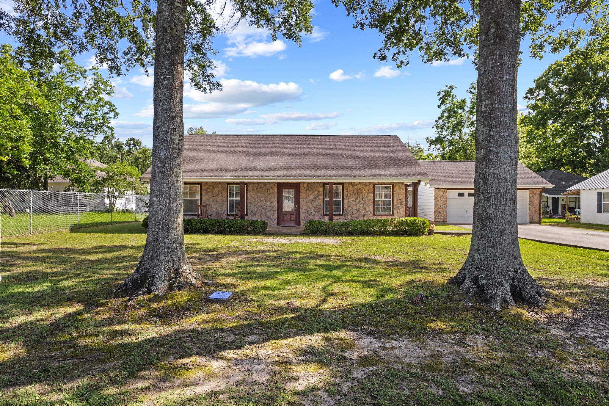 955 Barnhill Road, Silsbee, TX 77656 — photo 2