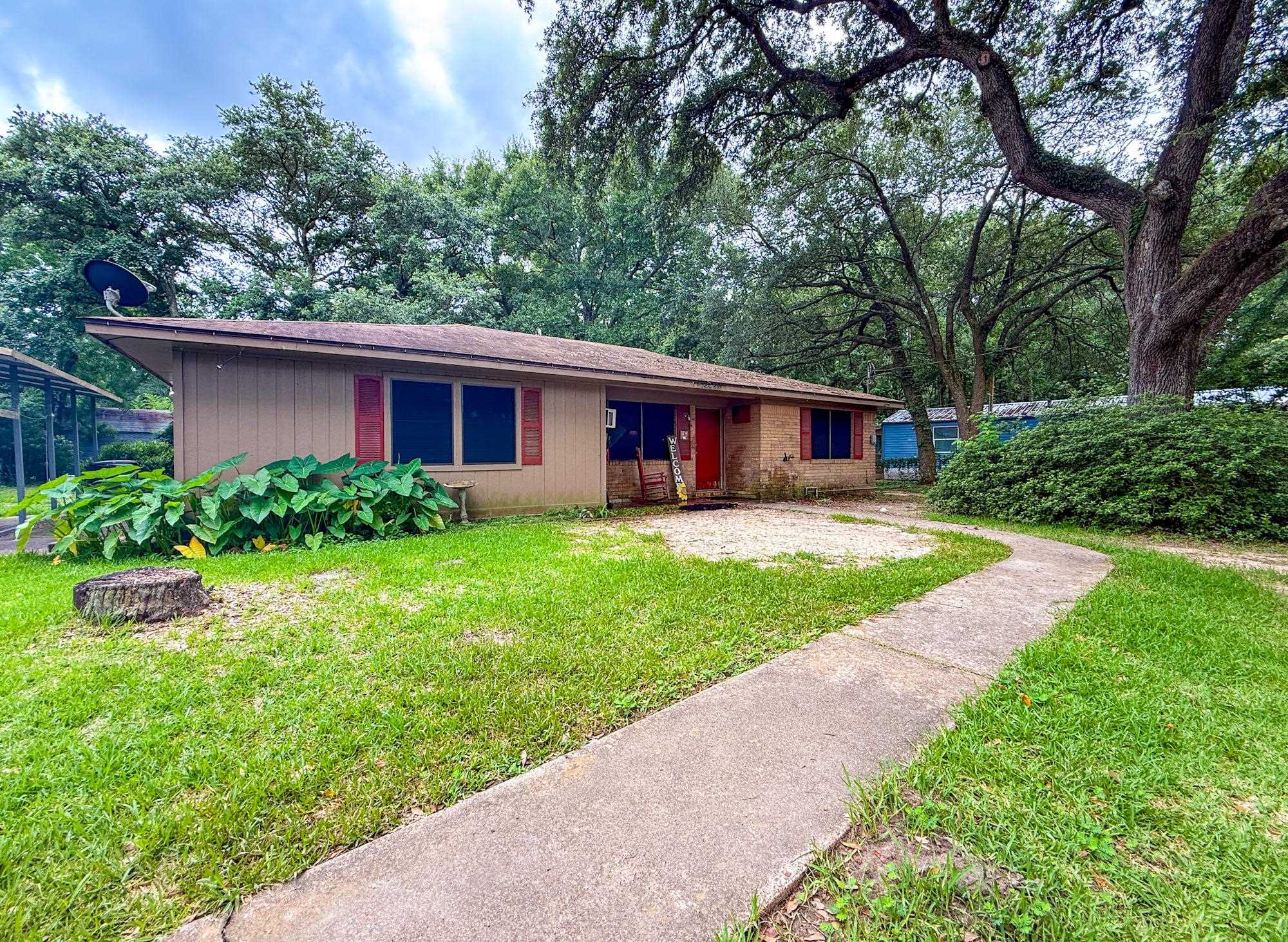 371 W Courtland — photo