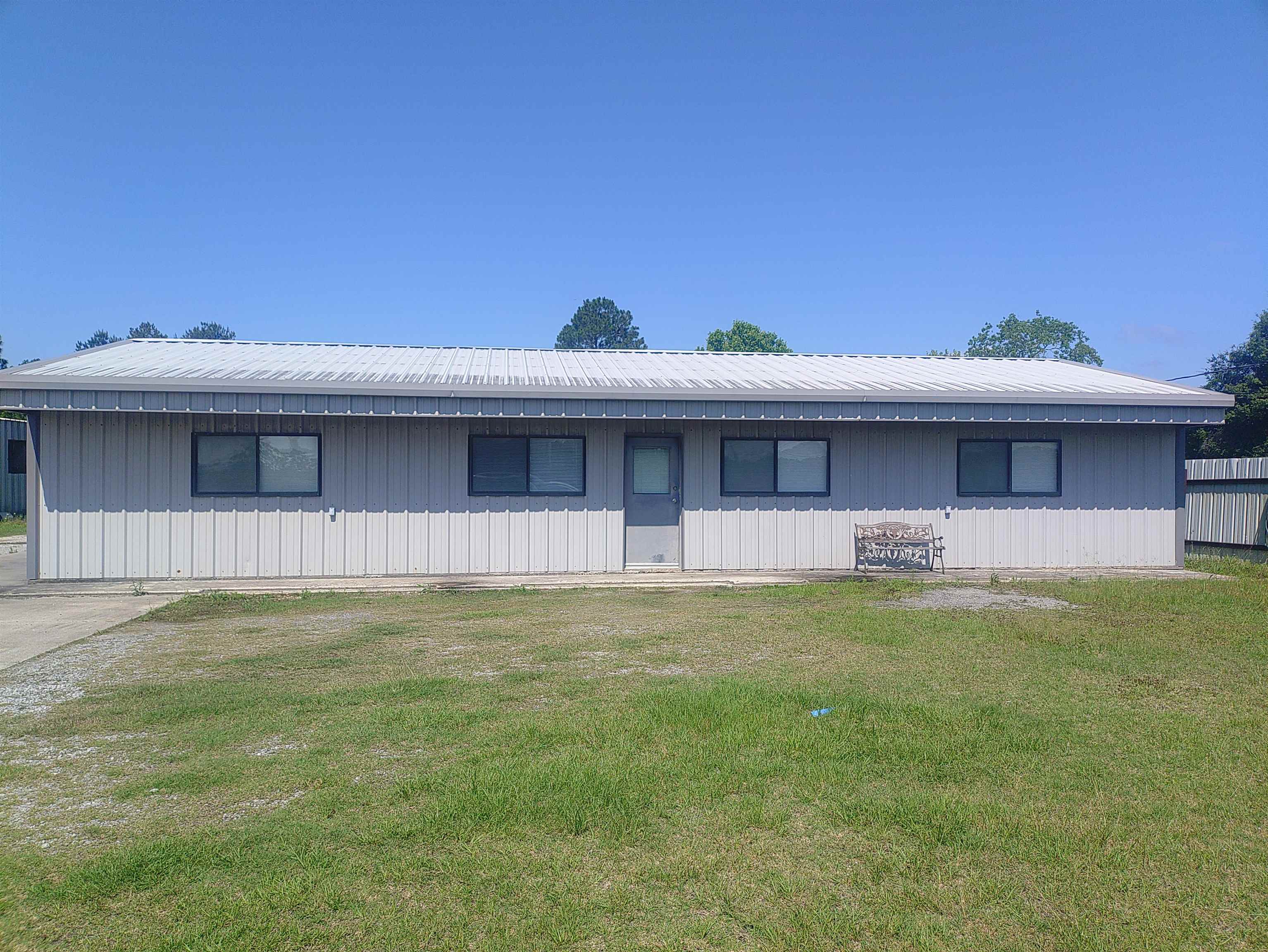 18702 Hwy 62 S — photo