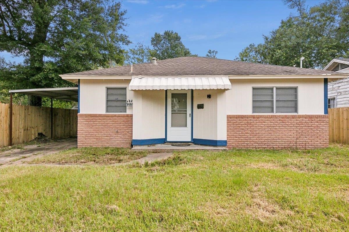 1620 W Lucas Dr — photo