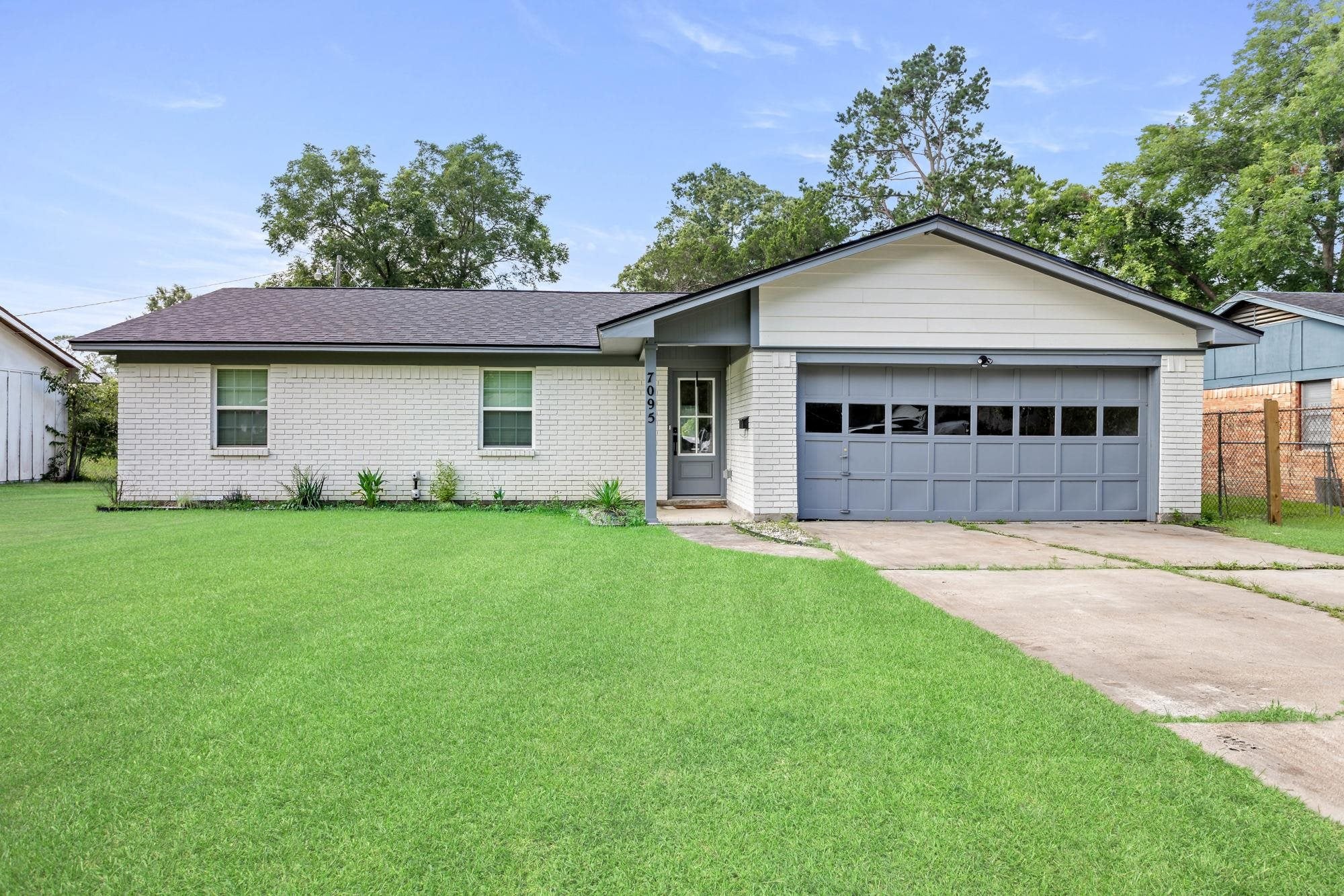 7095 Scotts Dr. — photo