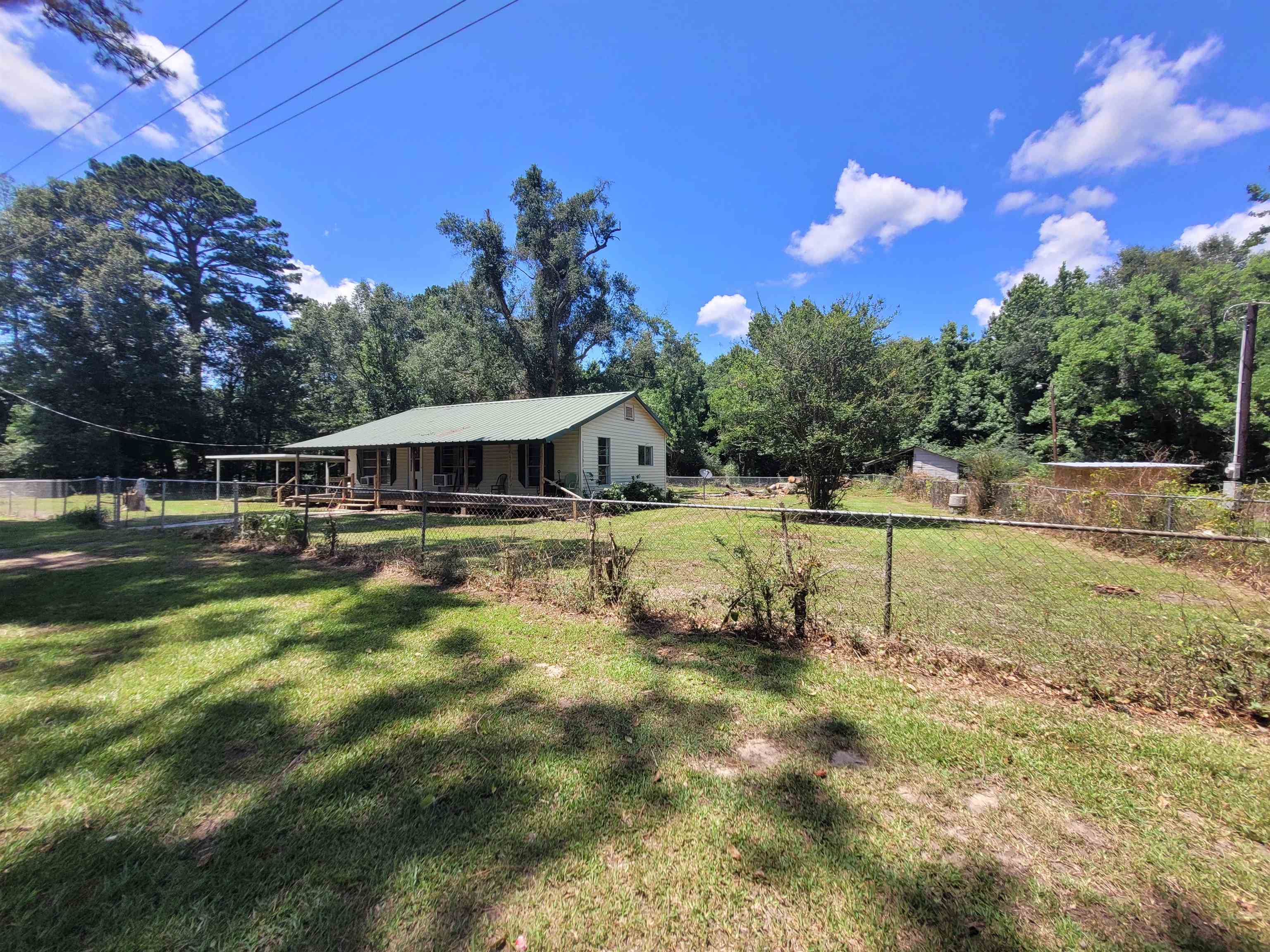 1562 FM 1013 W — photo