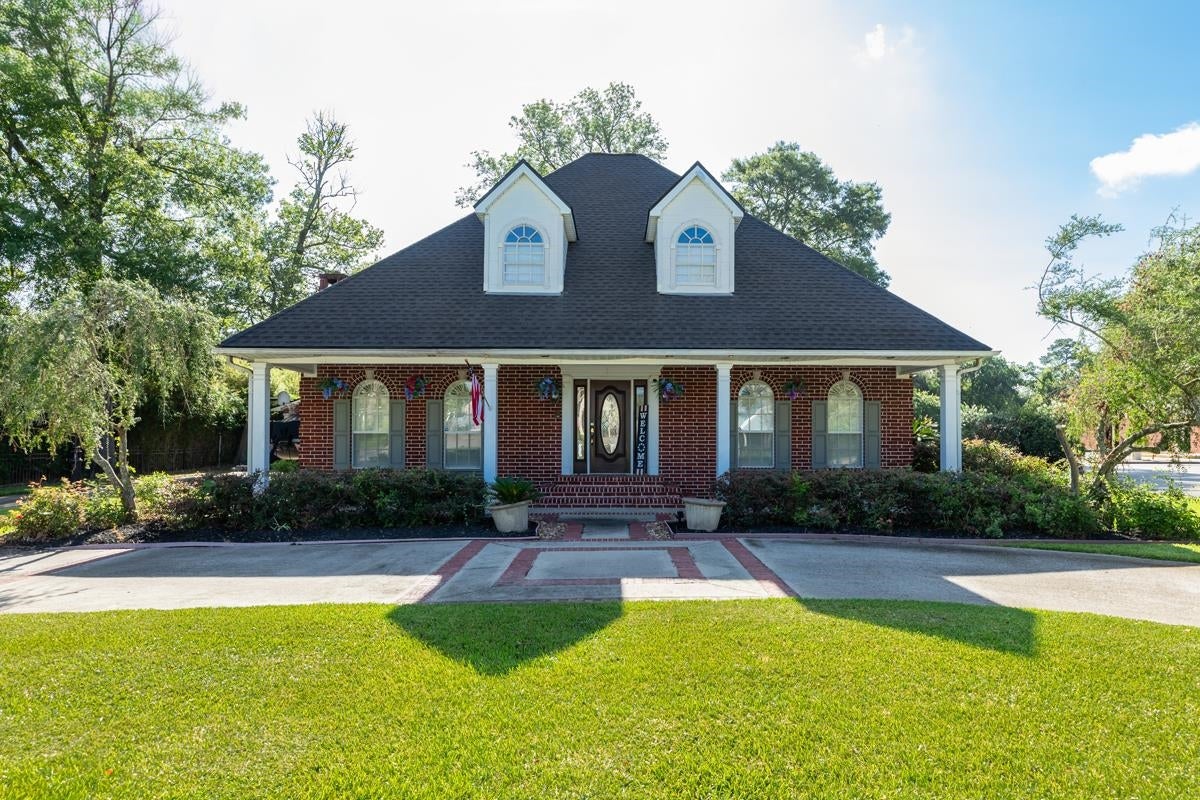 1902 W Lucas Dr — photo