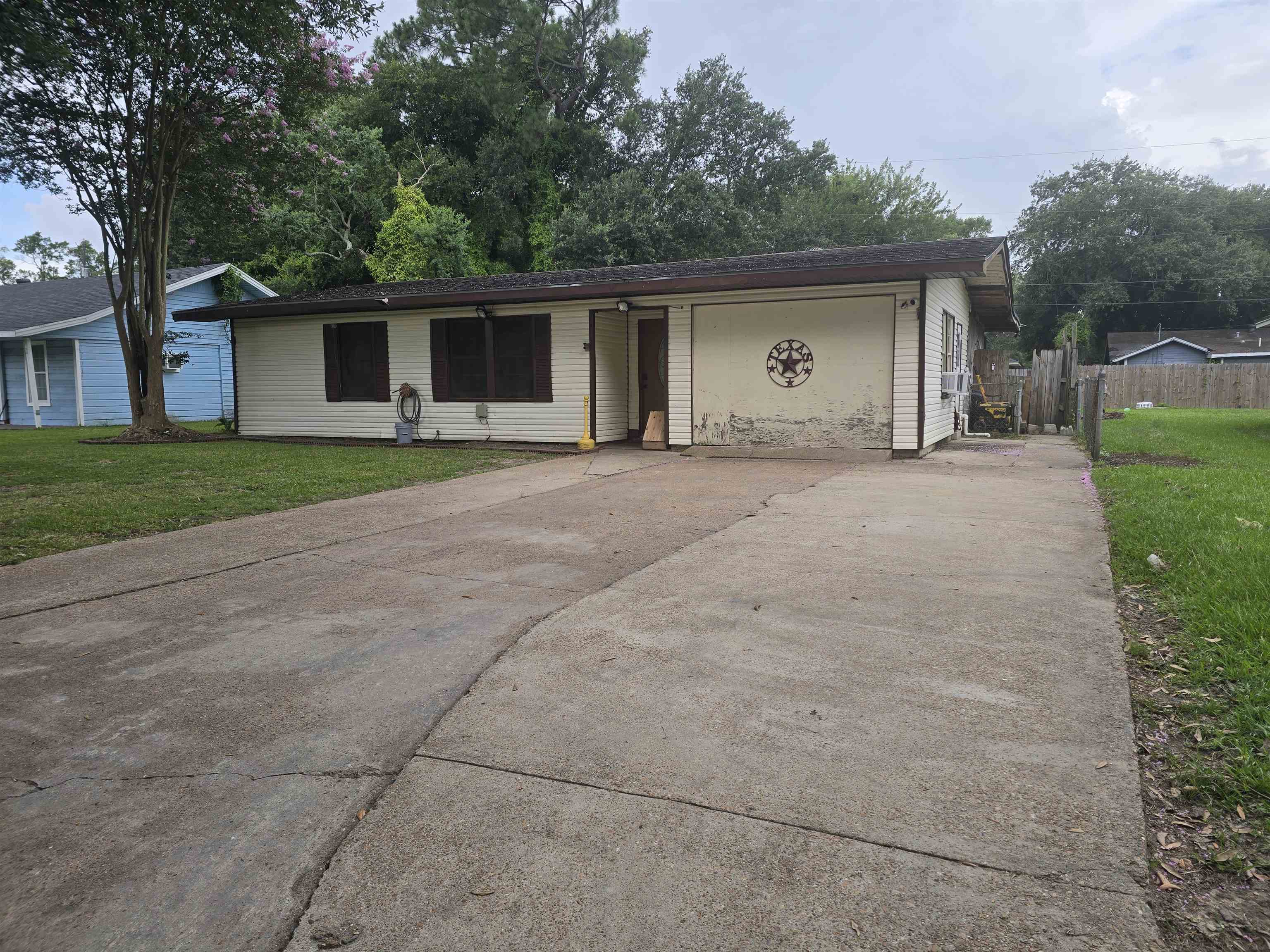 31 Circle E, Orange, TX 77630 — photo 2