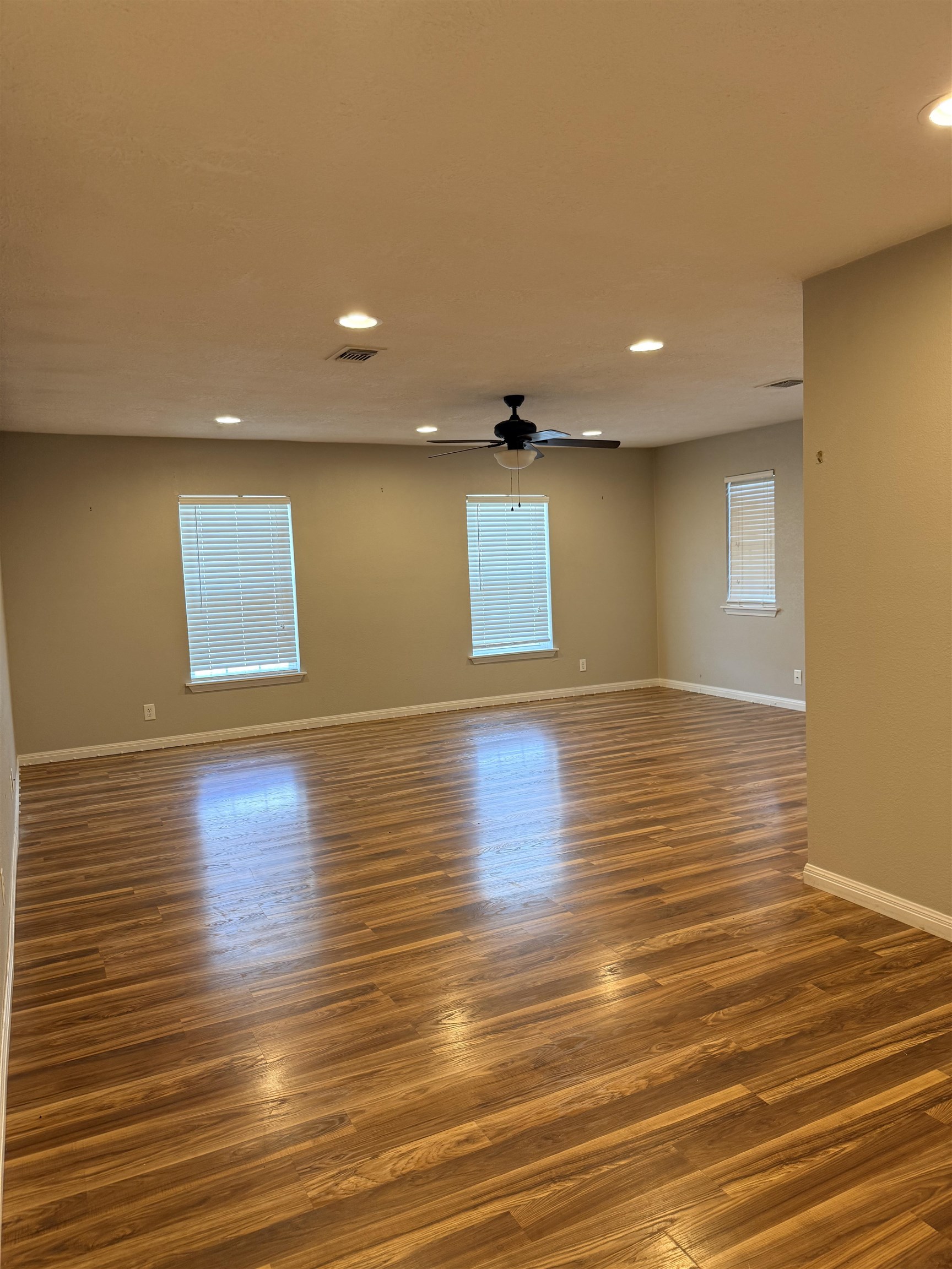 2830 Maple, Groves, TX 77619 — photo 2