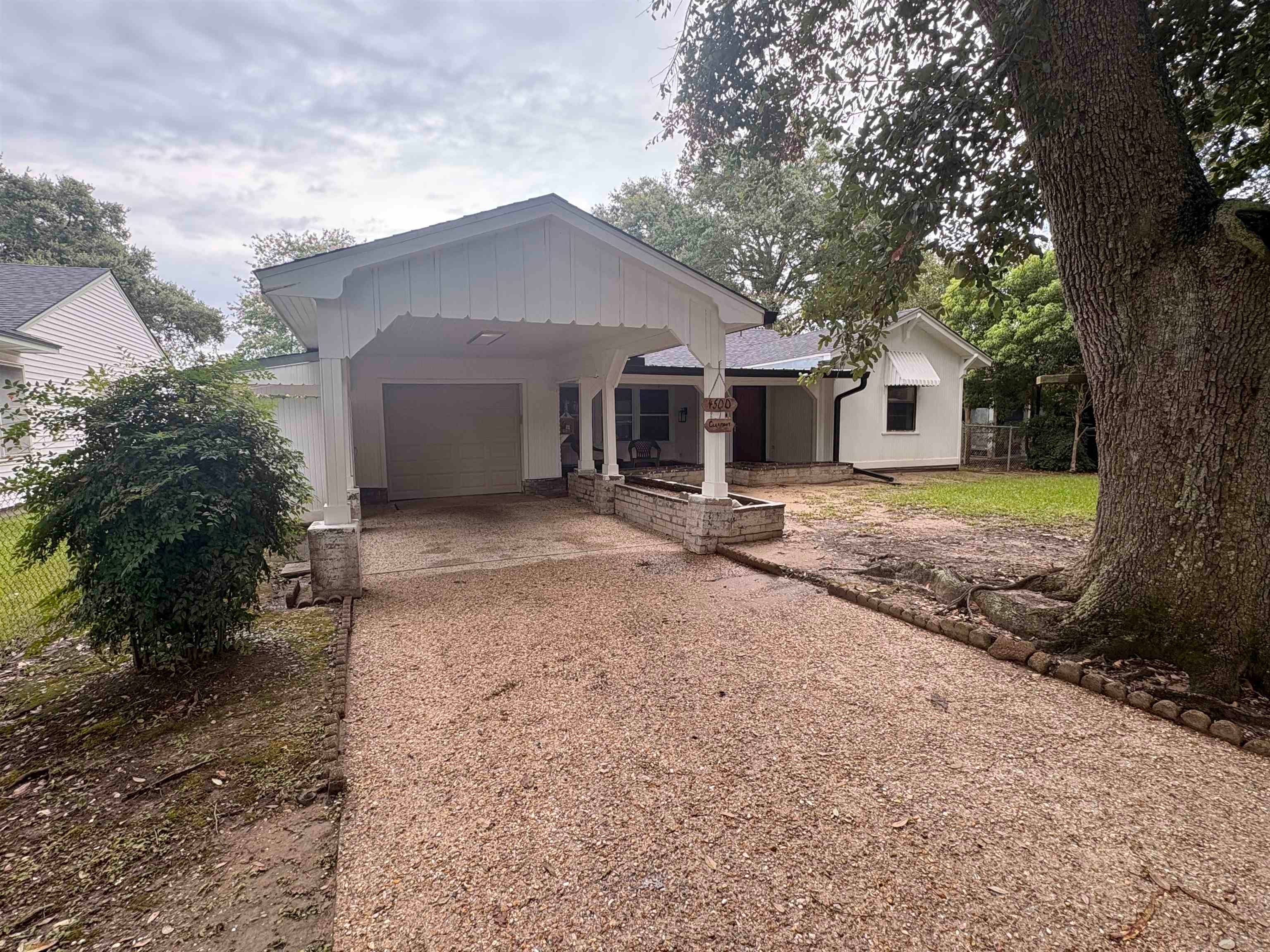 4500 Clermont — photo