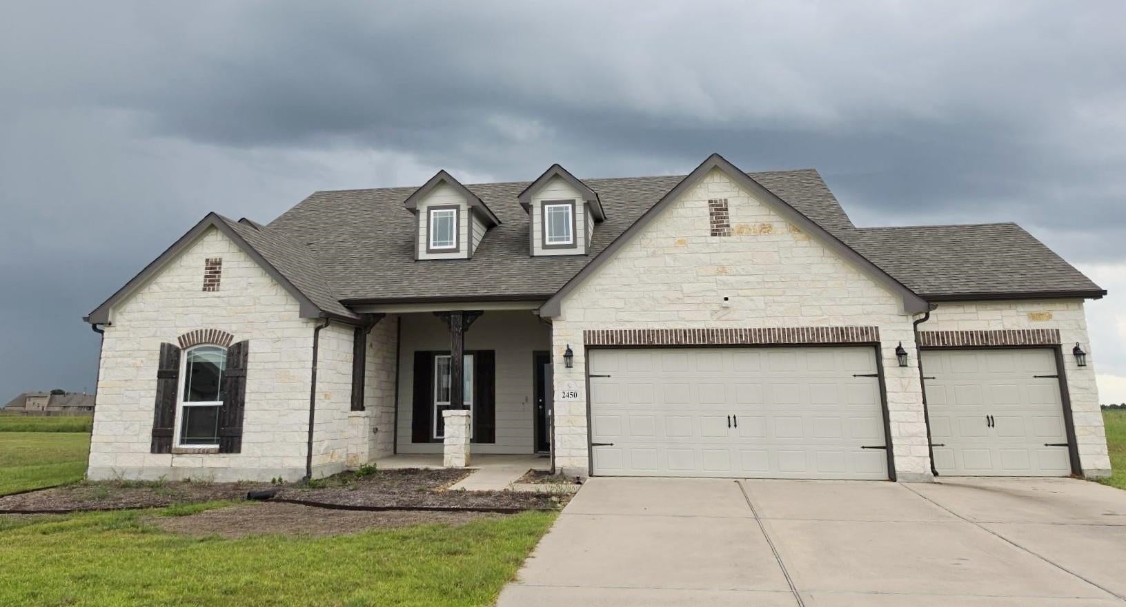 2450 Diamond D Dr — photo