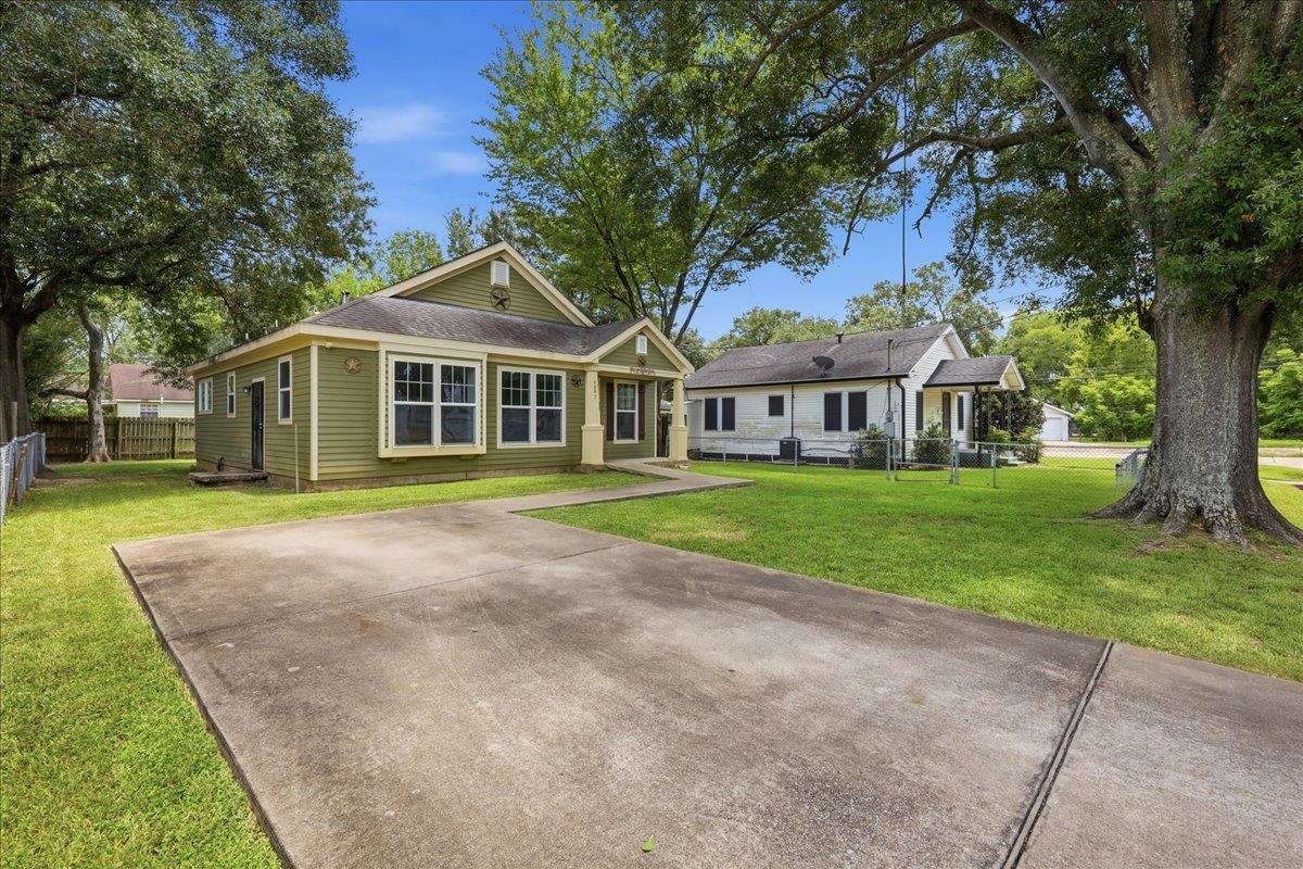 4085 Rothwell, Beaumont, TX 77705 — photo 2