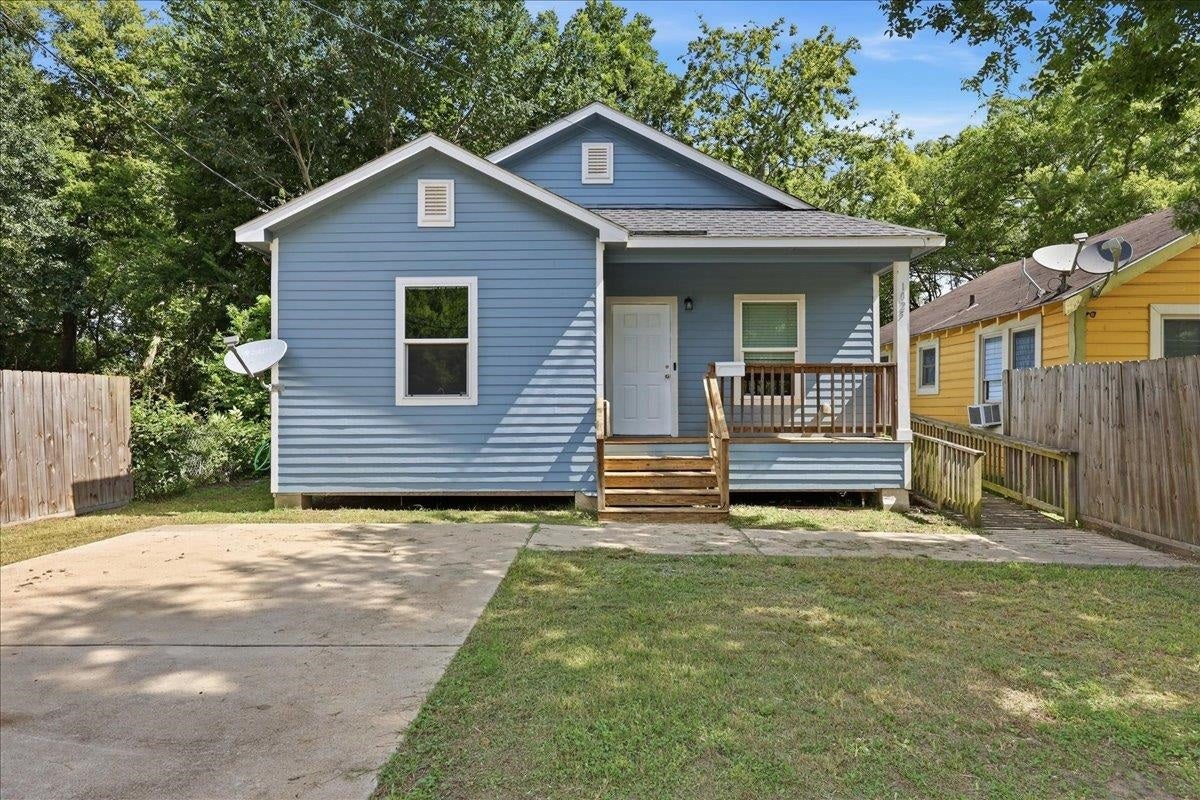 1025 Fulton — photo