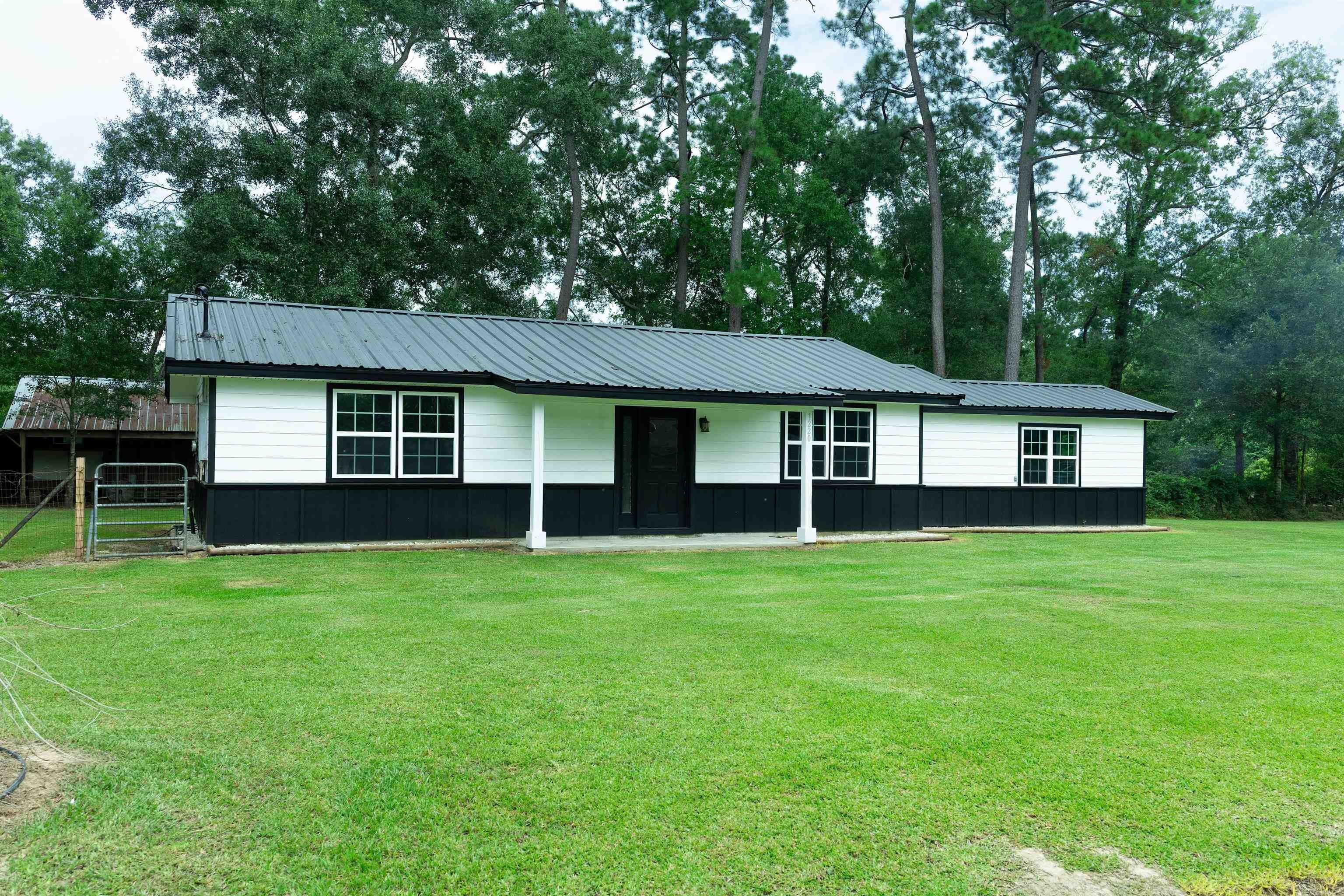 1220 Capri — photo