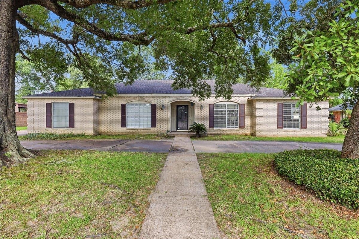 1510 Belvedere Dr. — photo