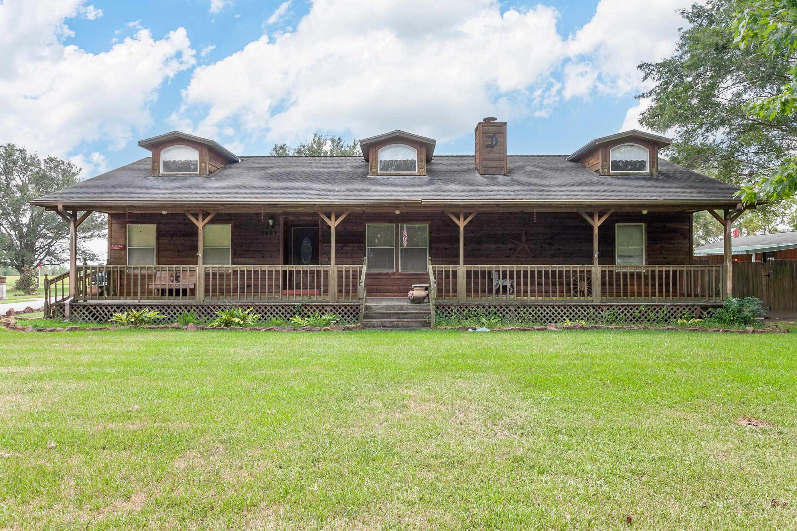 7967 FM 365 — photo