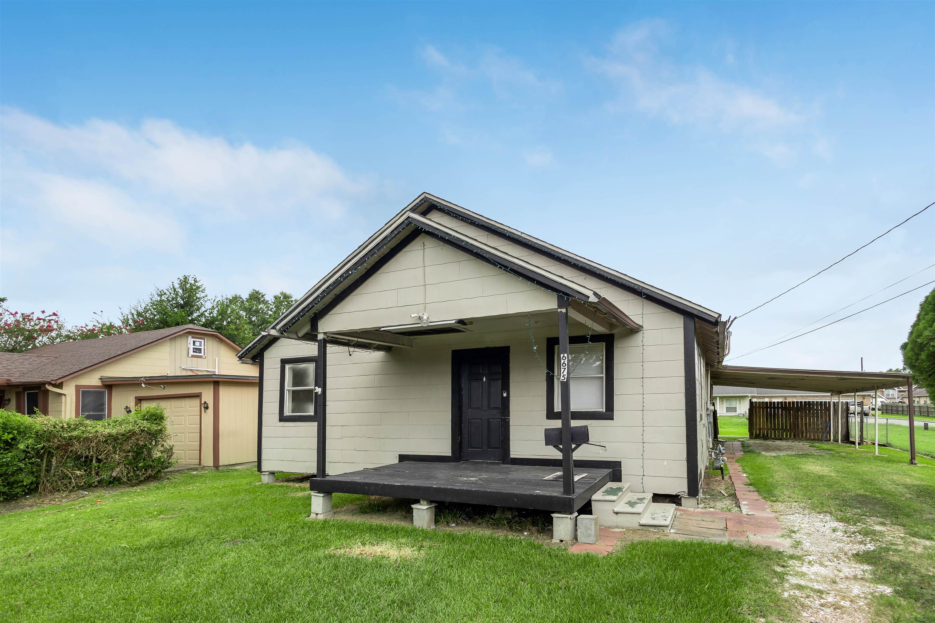 6675 Terrell, Groves, TX 77619 — photo 2