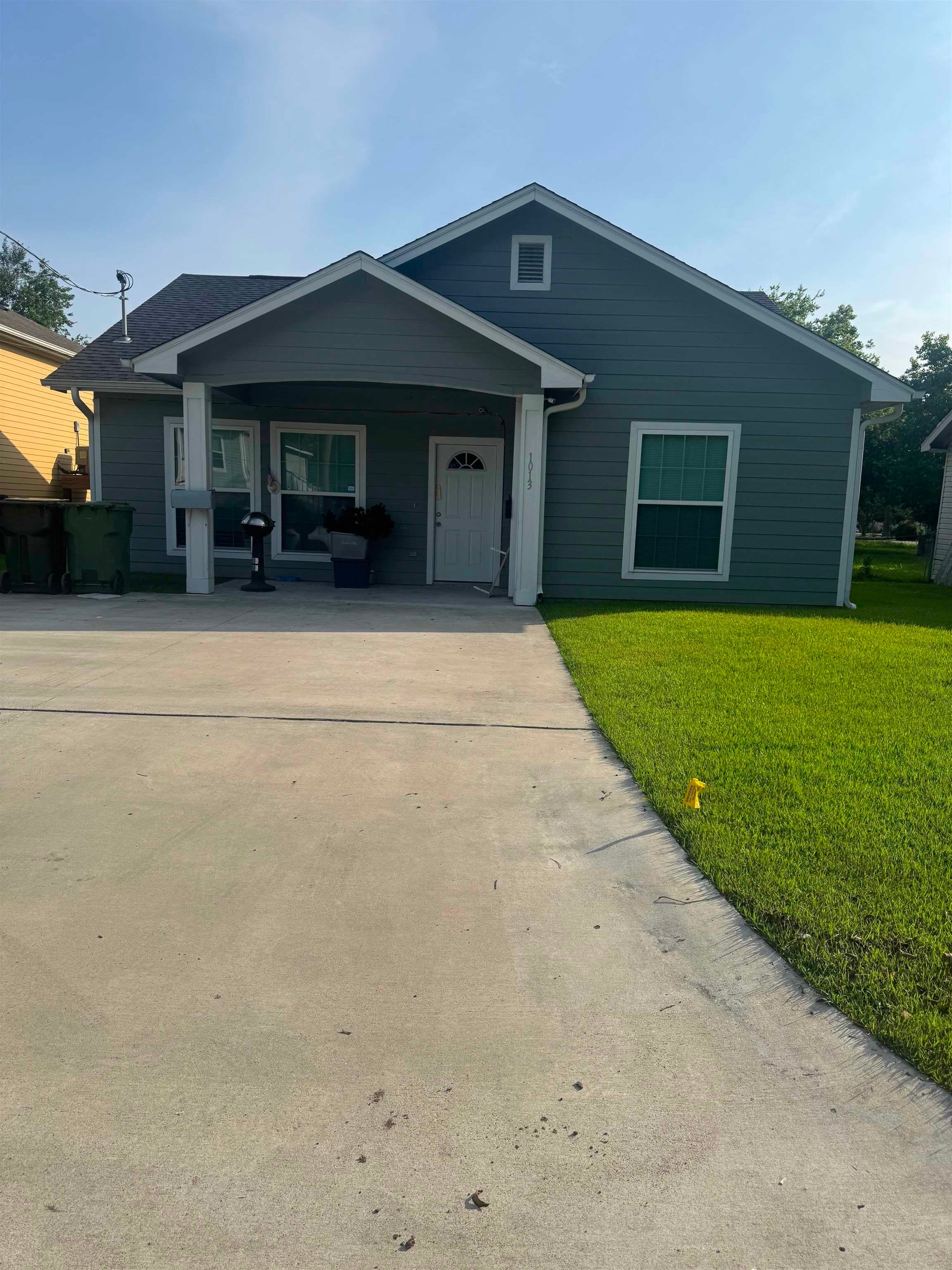1013 Neches Ave. — photo