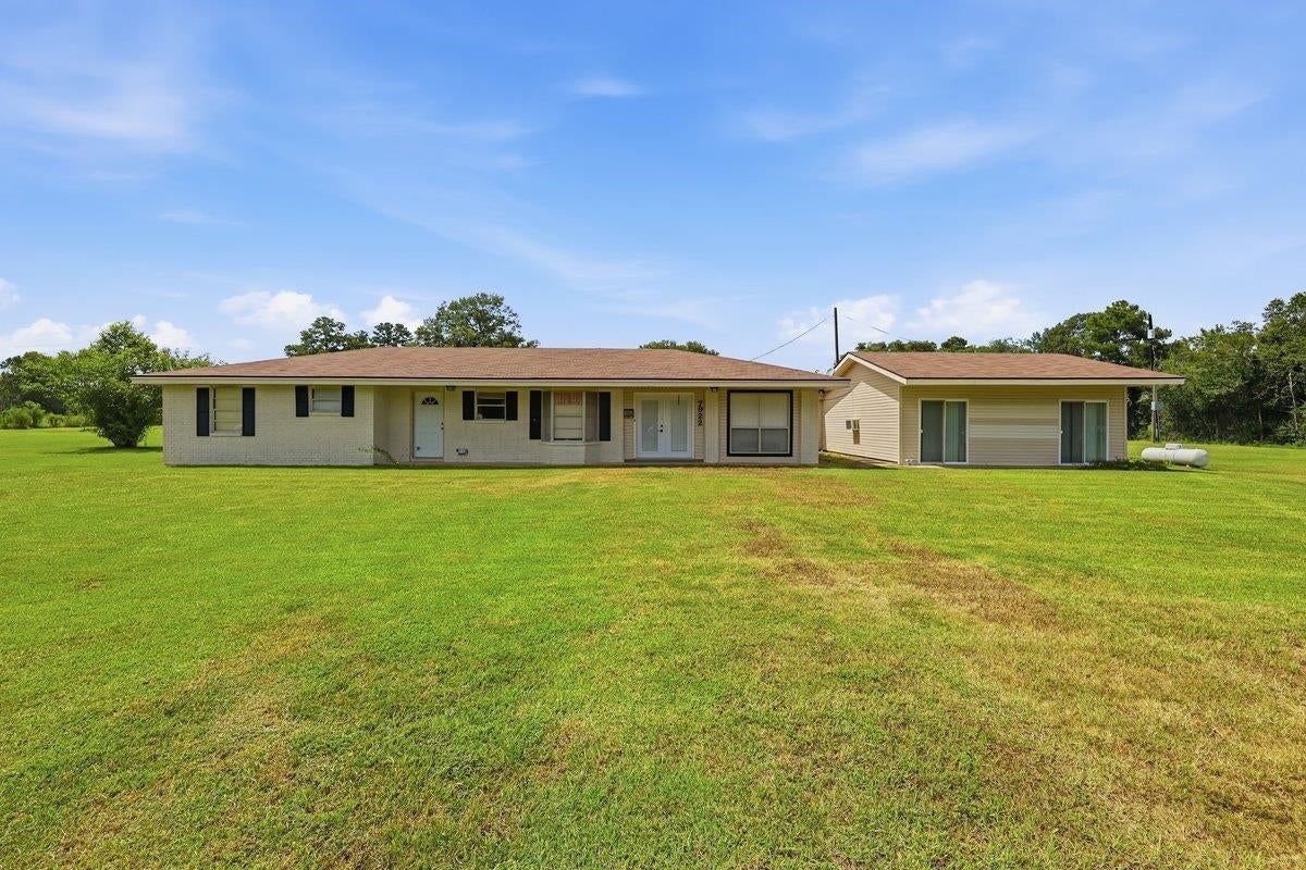 7922 FM 1004 W — photo