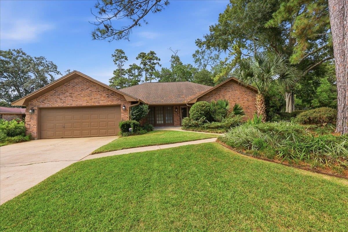 6870 Shanahan Dr — photo