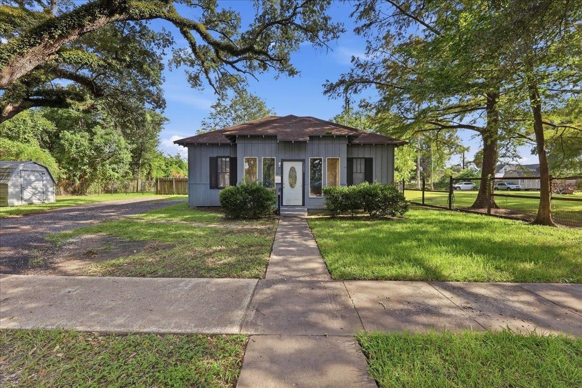 1203 W Cypress — photo
